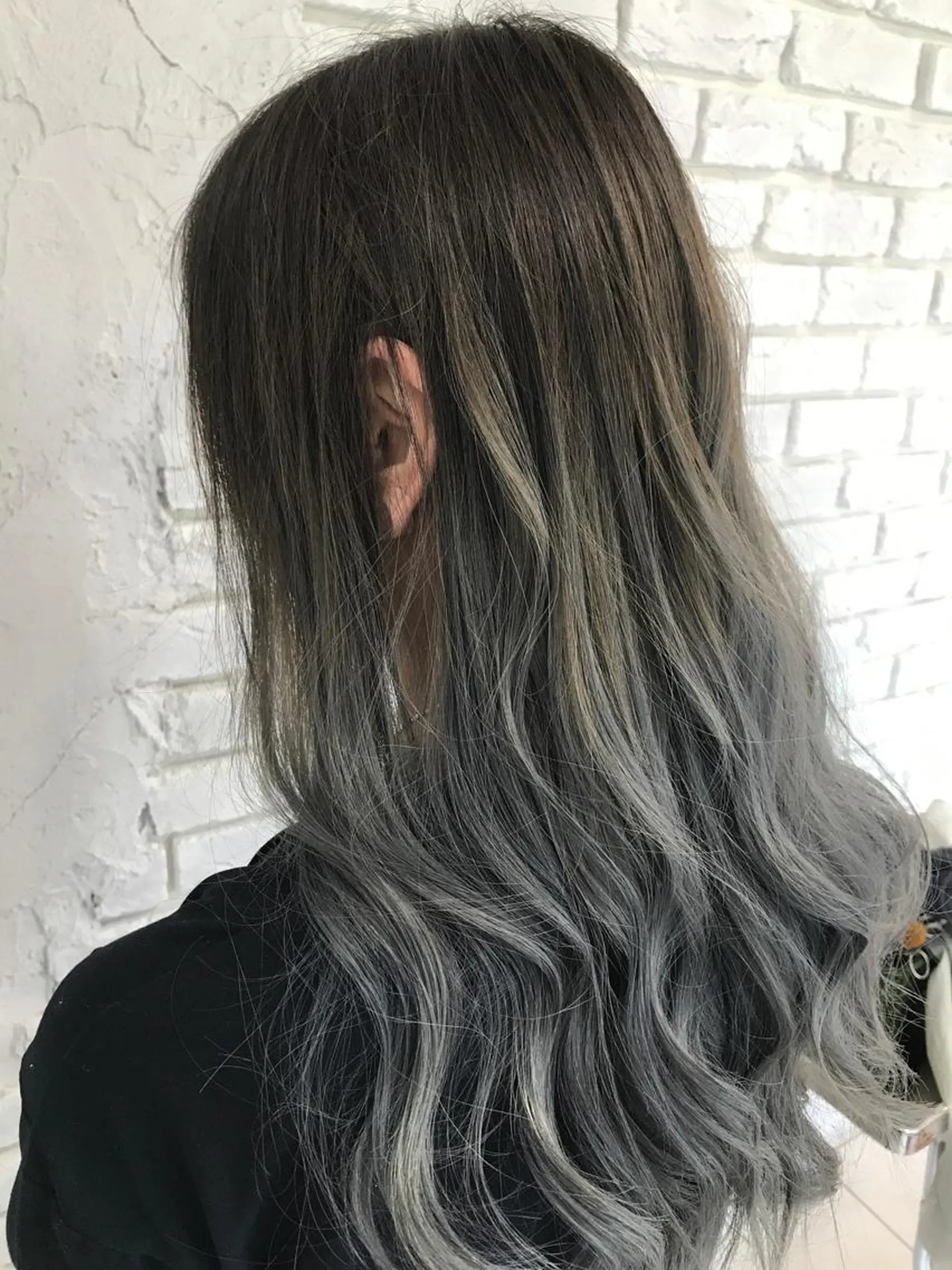 セミロング カラー ブリーチ グラデーションカラー イルミナカラー 🪽似合わせNO.1 marina🦩のヘアスタイル