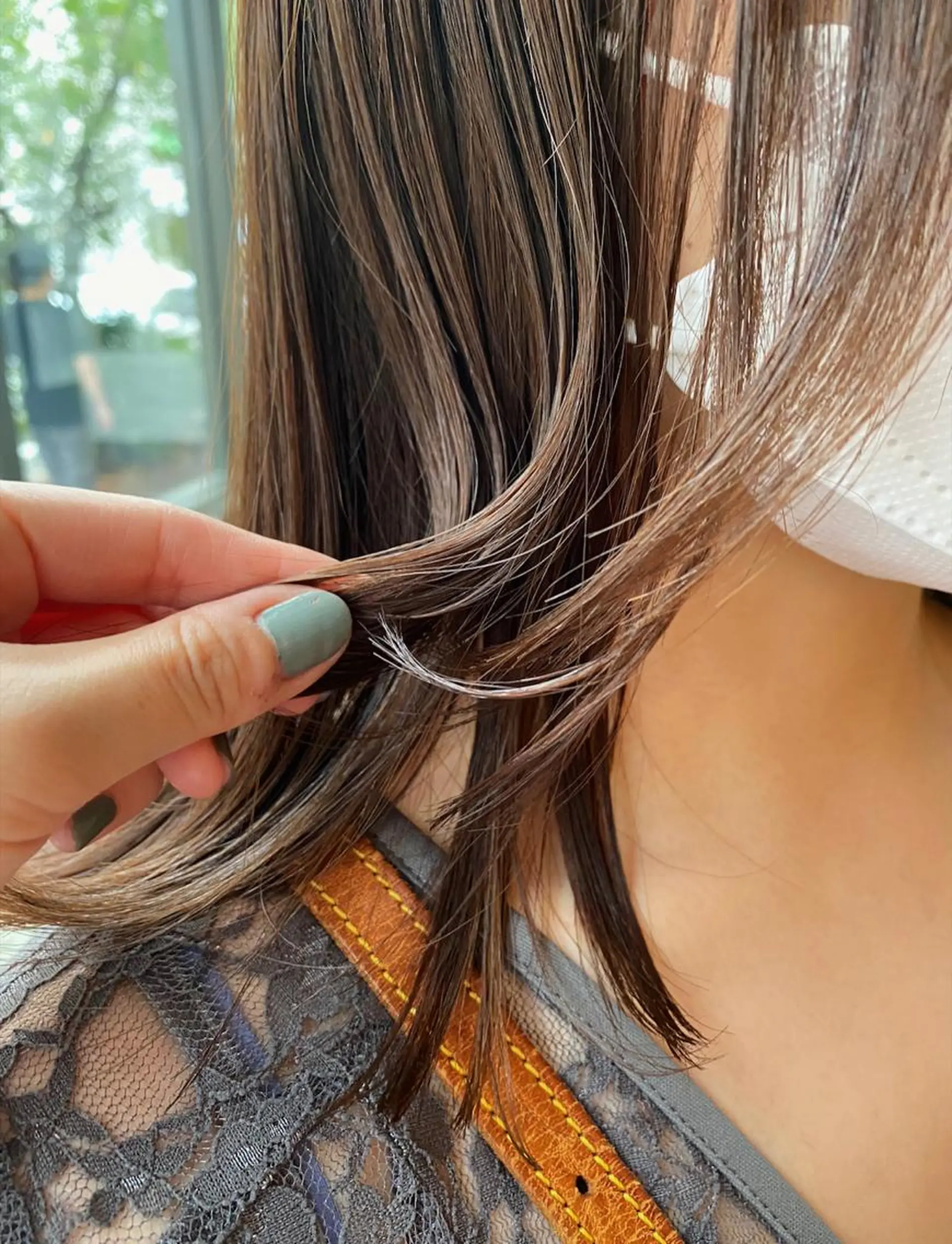 ミディアム カット 縮毛矯正 塩澤 榛奈のヘアスタイル