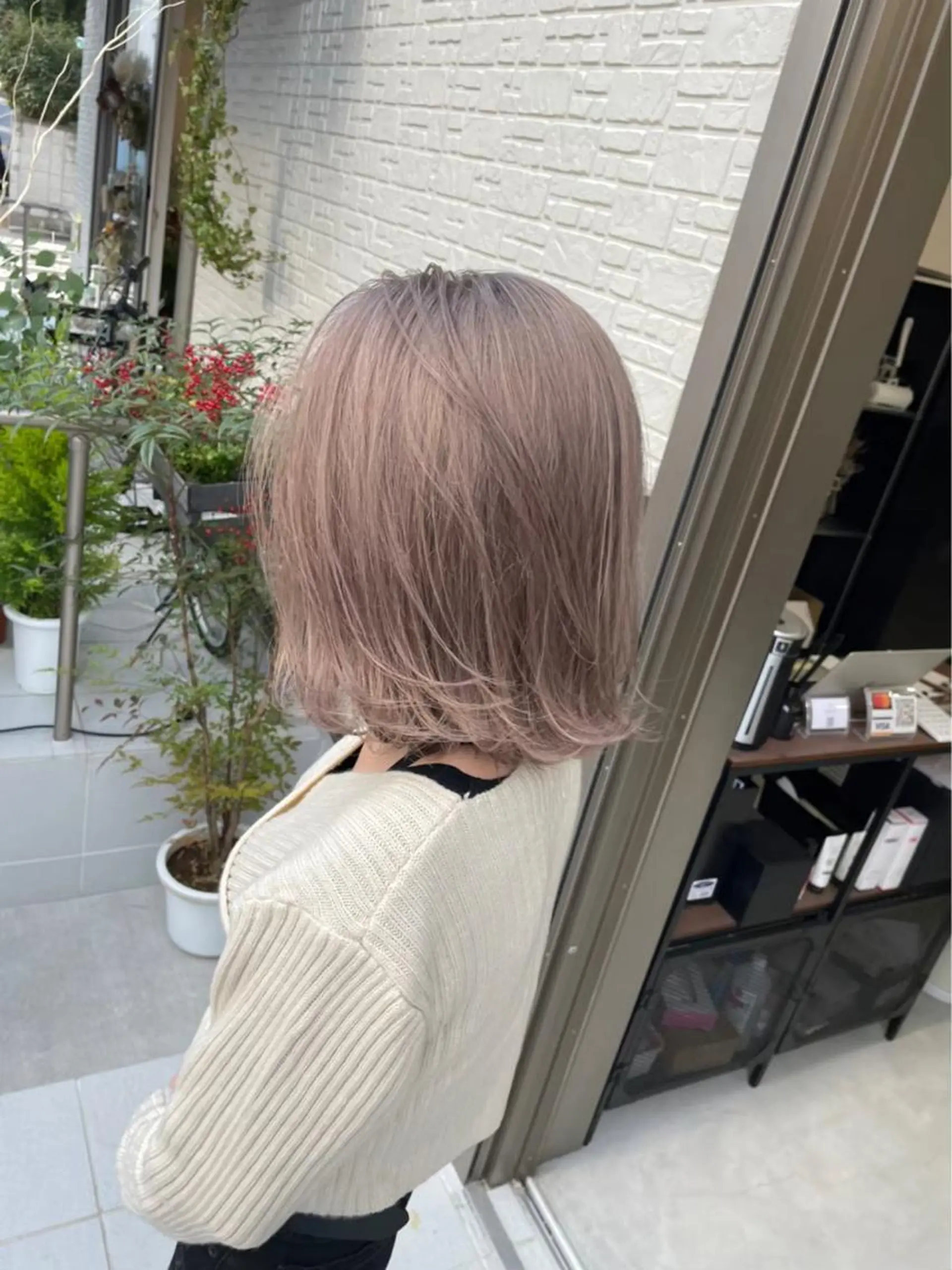 ミディアム カラー パーマ ヘアアレンジ メンズ キッズ ネイル マツエク・マツパ アイブロウ ショートボブ ミディアムパーマ メンズバレイヤージュ メンズブリーチ メンズハイライト Eirデザイナーズ サロン茶屋町tomoのヘアスタイル