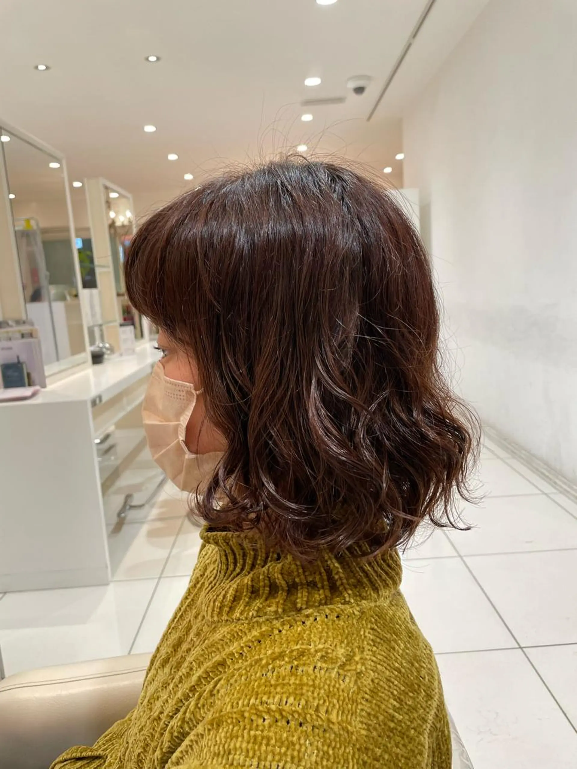 ミディアム パーマ ミディアムパーマ JERICHO HAIR所属・河野 由佳の眉毛・アイブロウイメージ