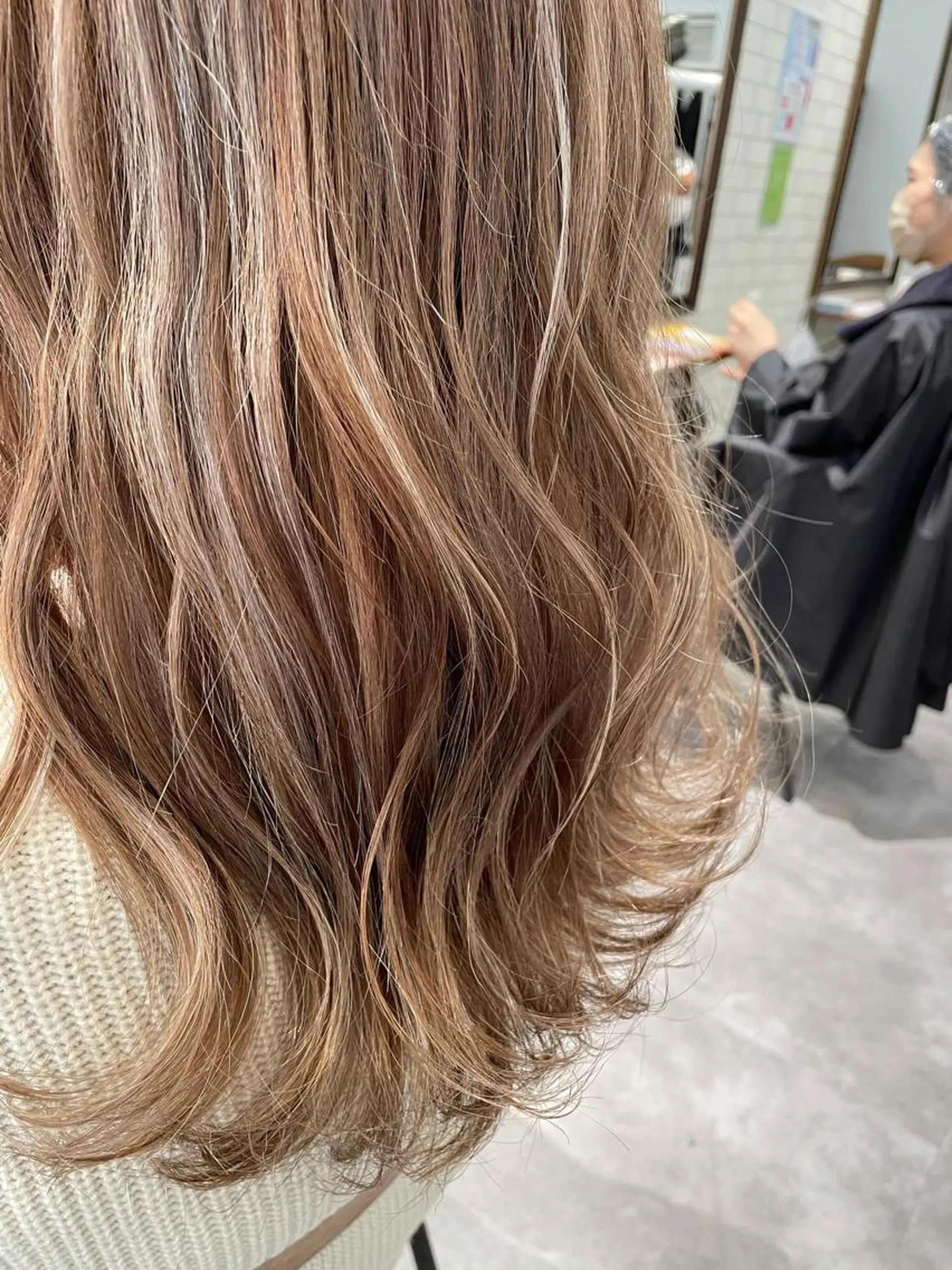 セミロング ハイライト 細山田 りゅうせいのヘアスタイル