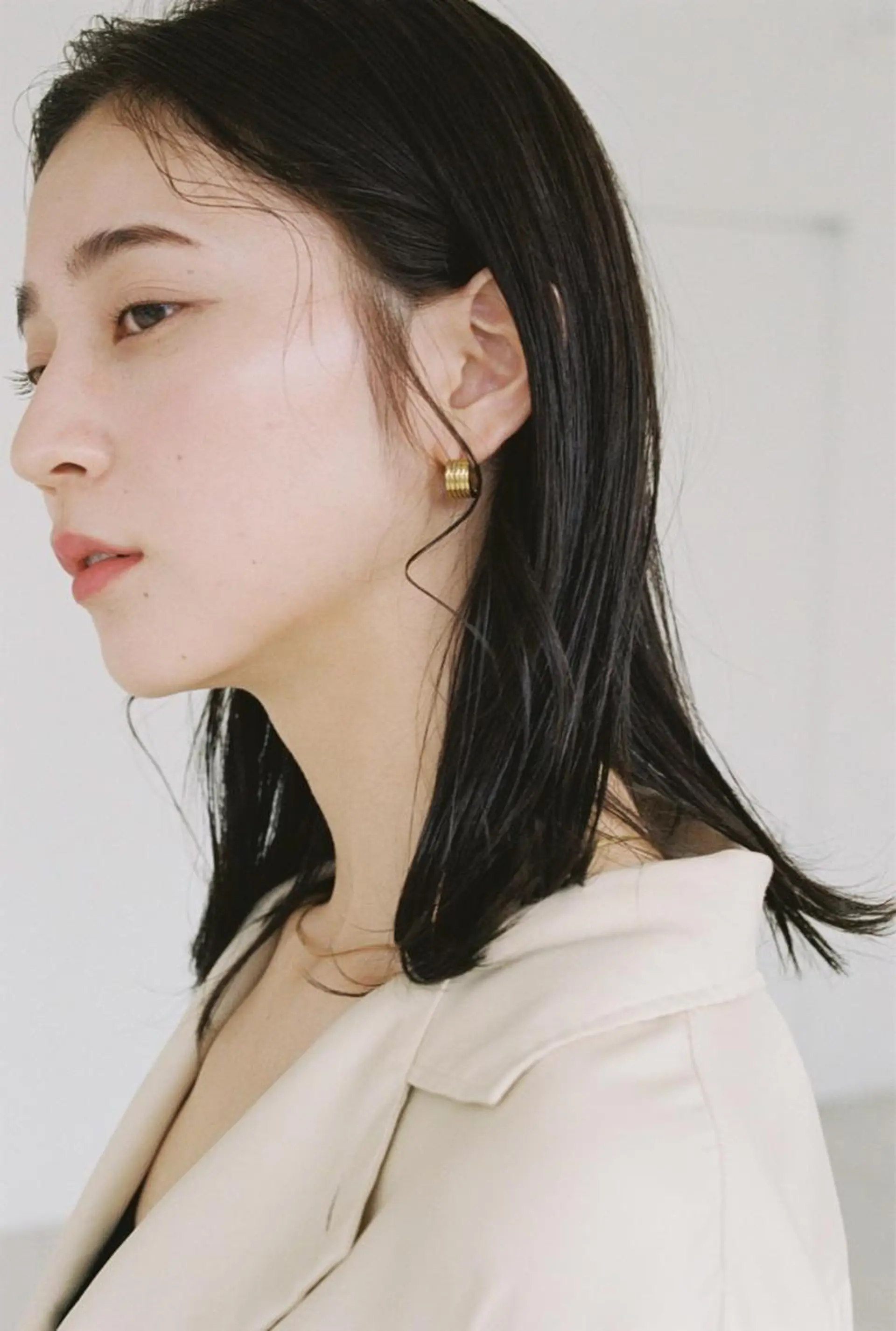 セミロング カラー 🤍韓国ヘア🤍 ヨシダリナのヘアスタイル