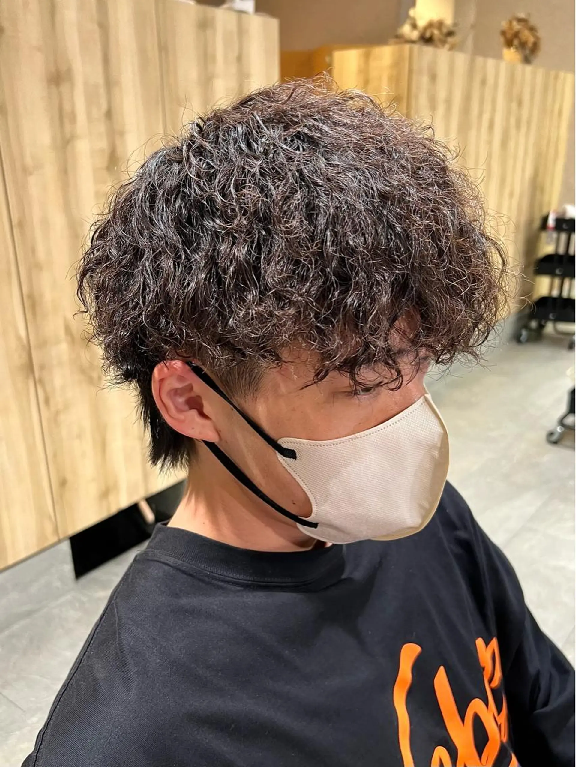 ミディアム パーマ メンズ ミディアムパーマ メンズパーマ メンズツイストパーマ ツイストスパイラルパーマ 波巻きパーマ men’s salon NOA solte. 【メンズサロン ノアソルテ】所属・メンズパーマ職人 加藤 弘貴のヘアスタイル