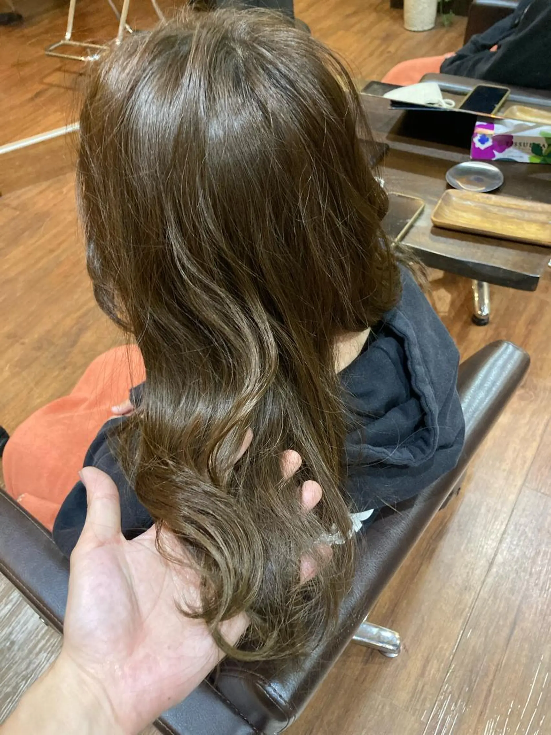 ロング カラー ブリーチ ハイトーンカラー ブリーチなしカラー パーマが得意な【最高 悠斗】のヘアスタイル