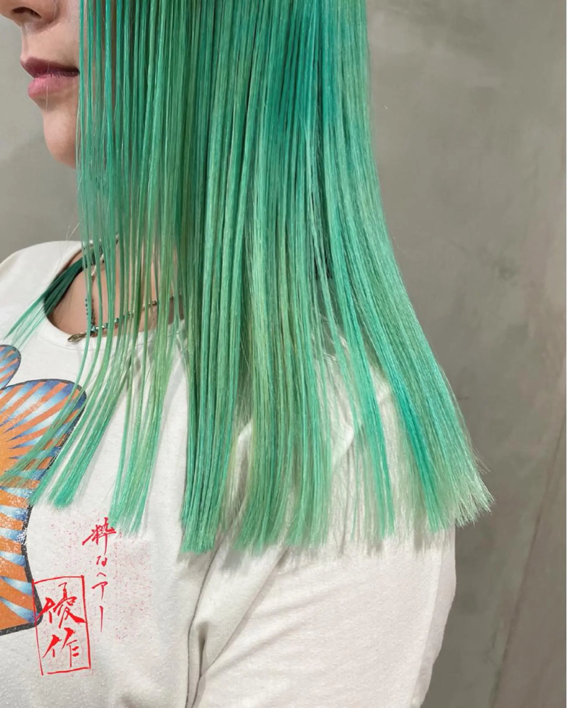 セミロング カラー 優 作のヘアスタイル