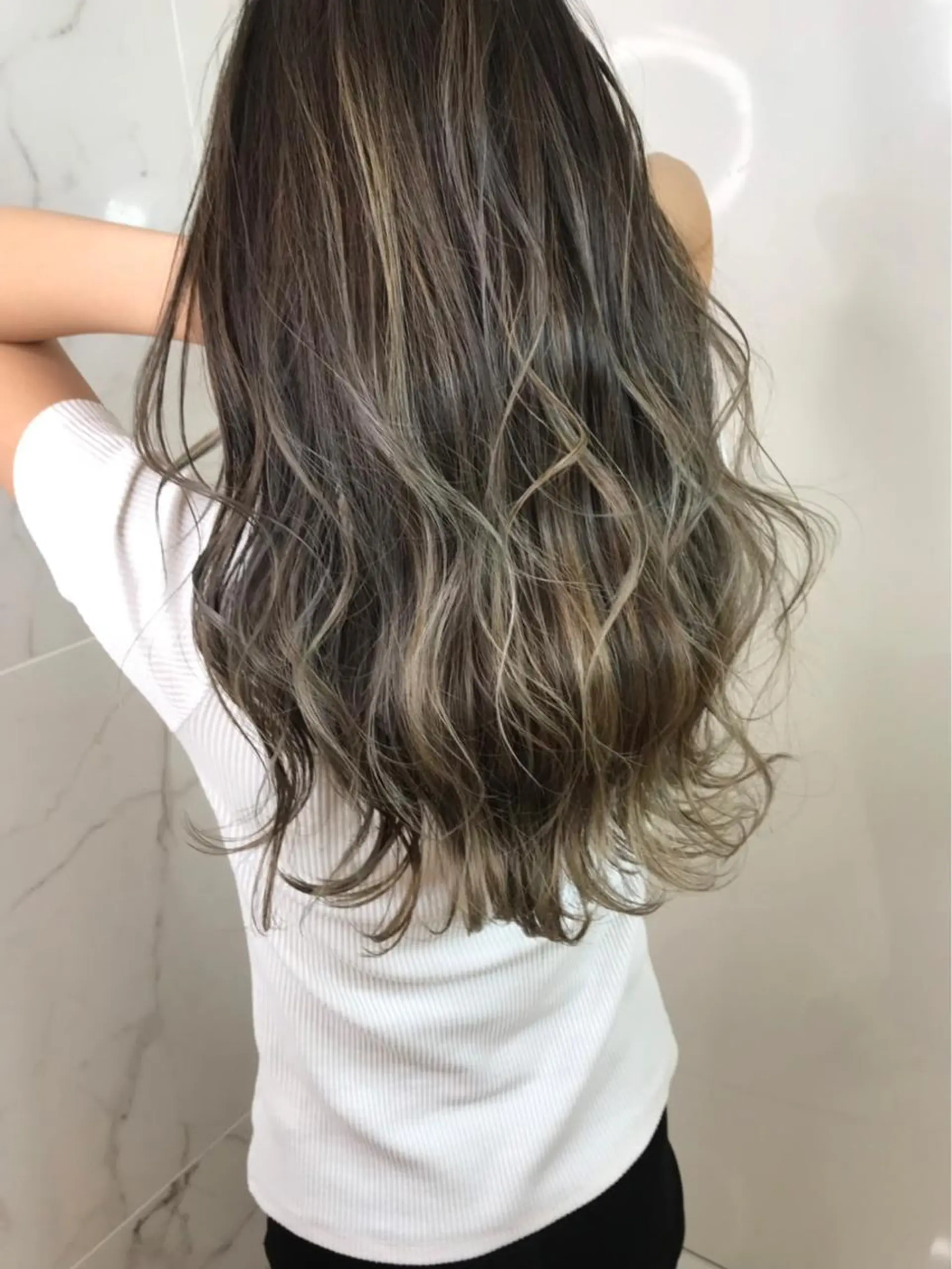 ロング カラー 髪質改善IENA店長 小泉拓のヘアスタイル