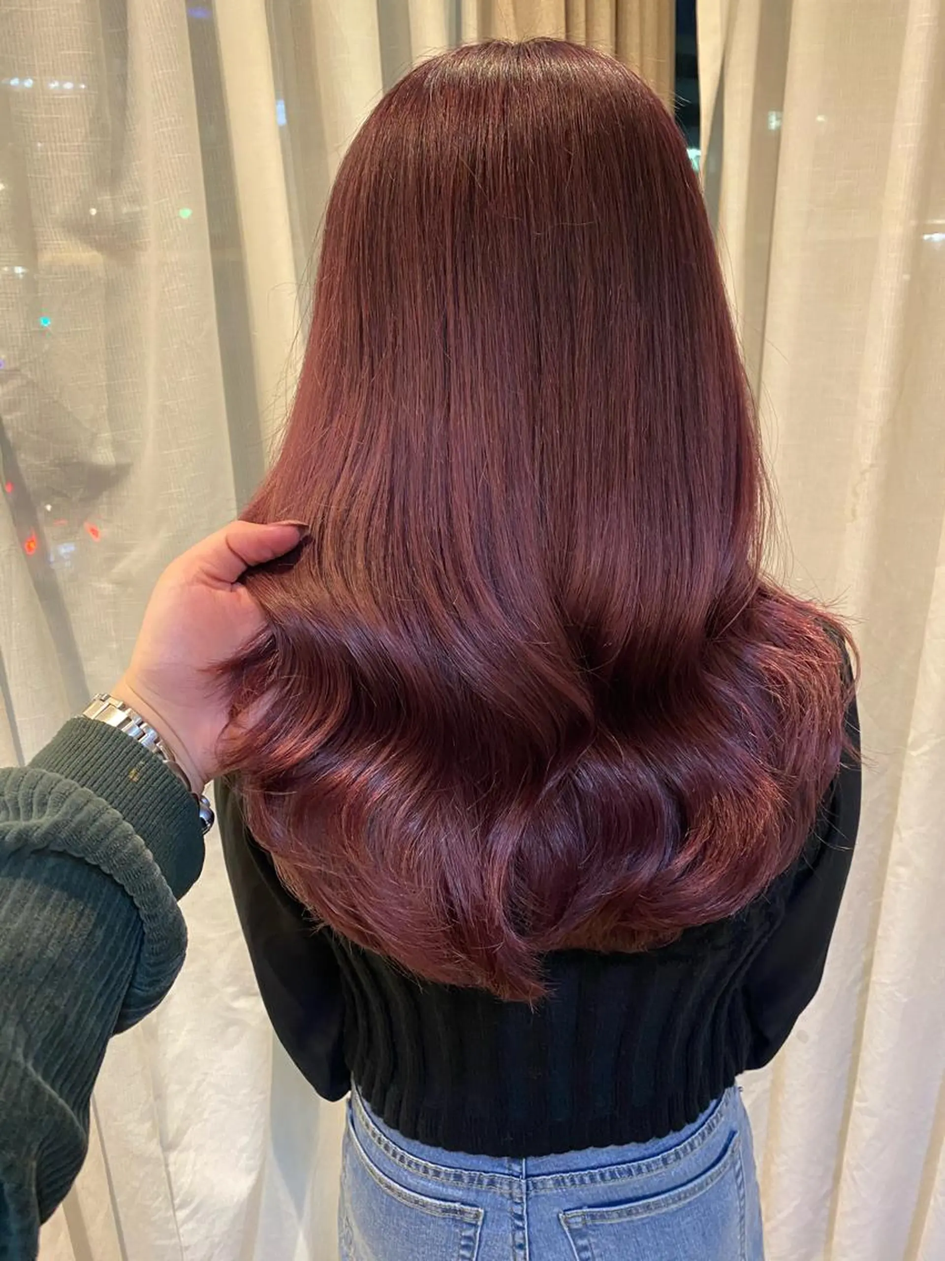 ミディアム カラー sio.nail&eyebrow salon shimokitazawa2号店所属・nailist mana𖤐´-のネイルデザイン