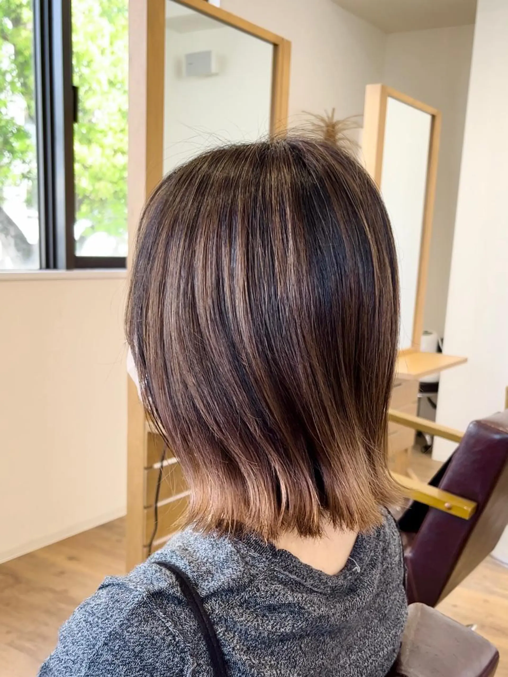 ショート カラー バレイヤージュ ベージュカラー ブリーチ レイヤーカット ヘアカラー KIZU 髪質改善 オカルト怪談のヘアスタイル