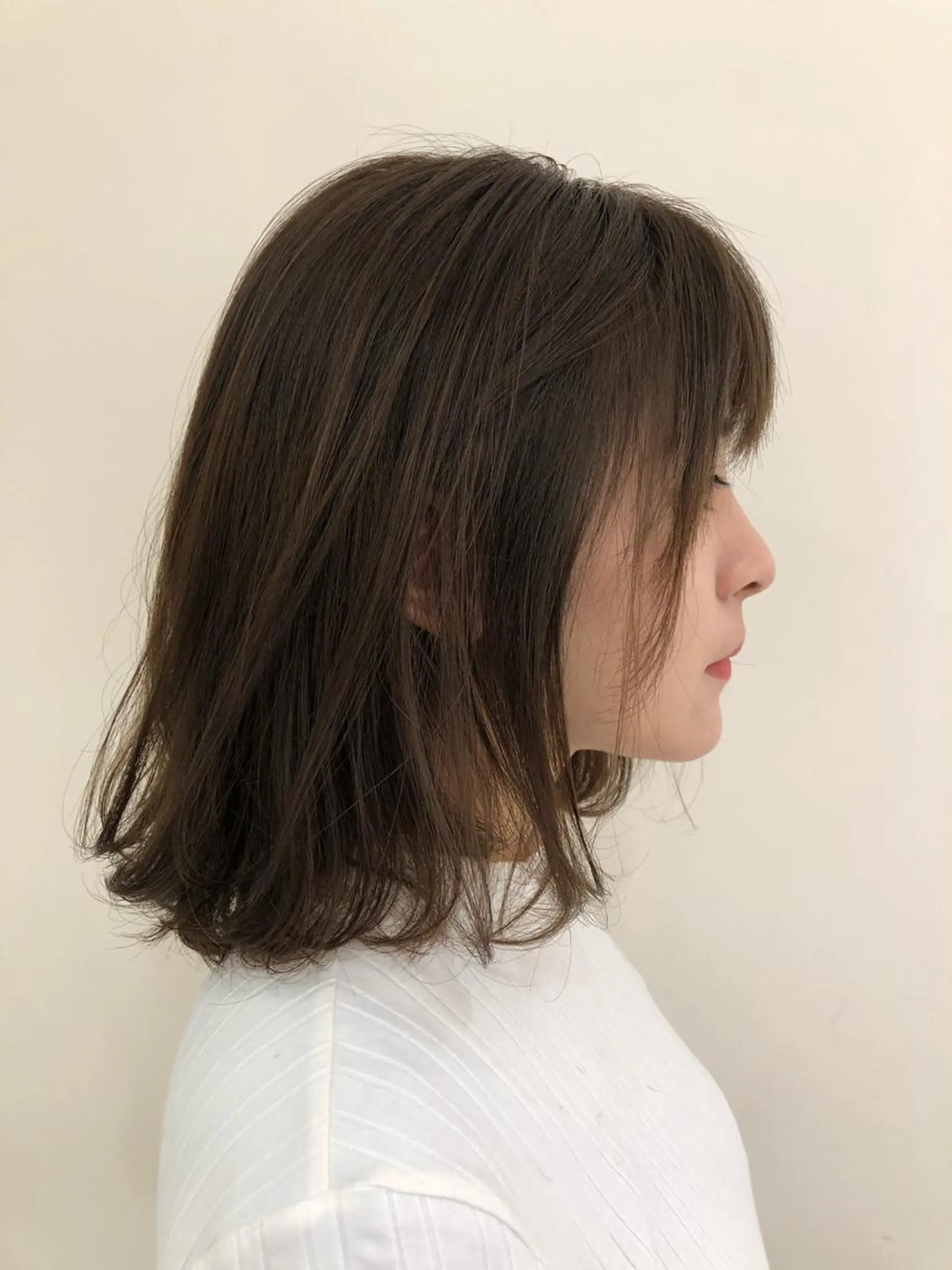 ミディアム カラー ベージュカラー プレイングカラー🤍 細めハイライトのヘアスタイル