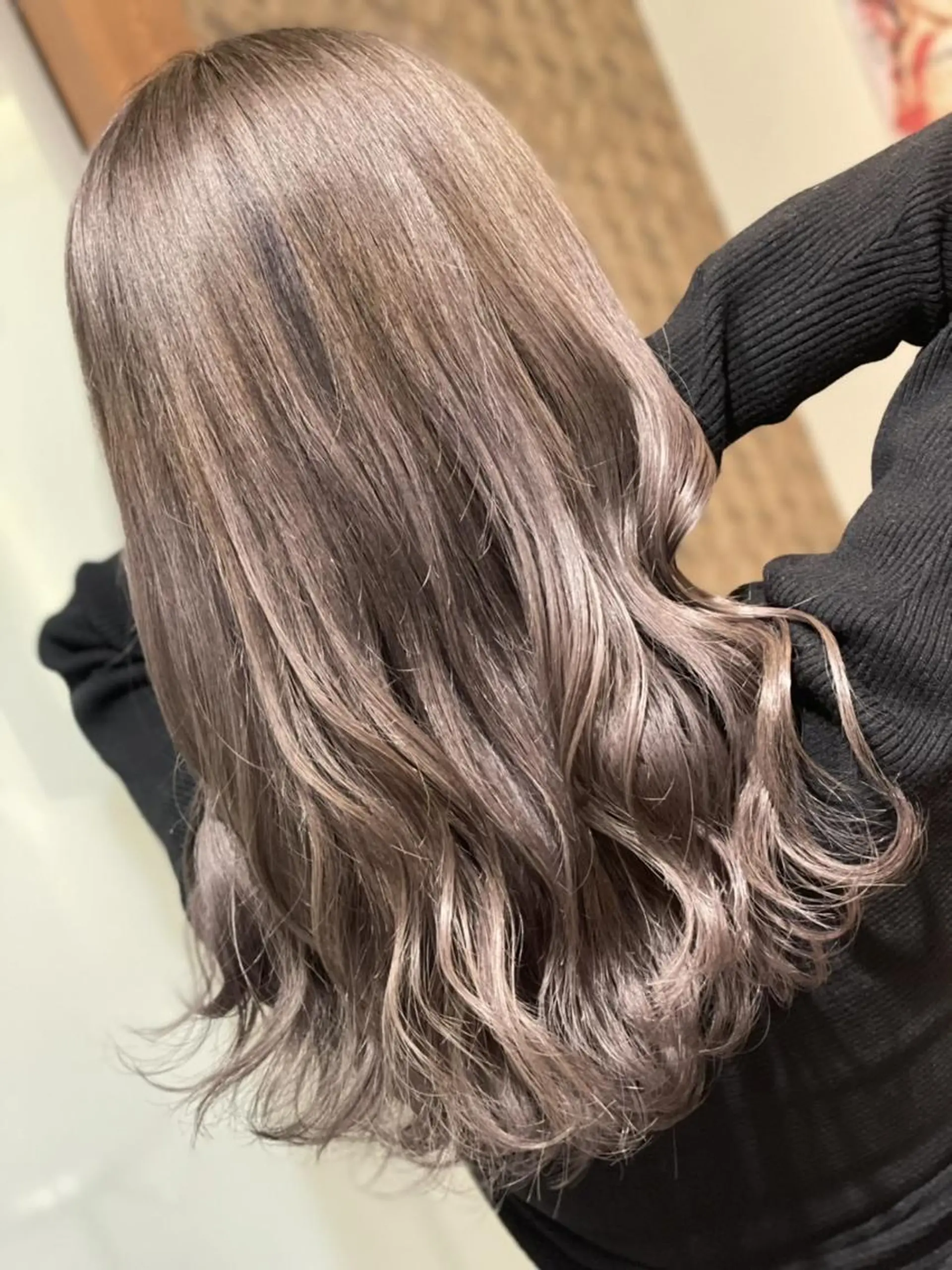 ロング カラー ベージュカラー ブリーチ ミルクティーベージュ ヘアカラー トリートメント ハイトーン得意😍 FORのヘアスタイル