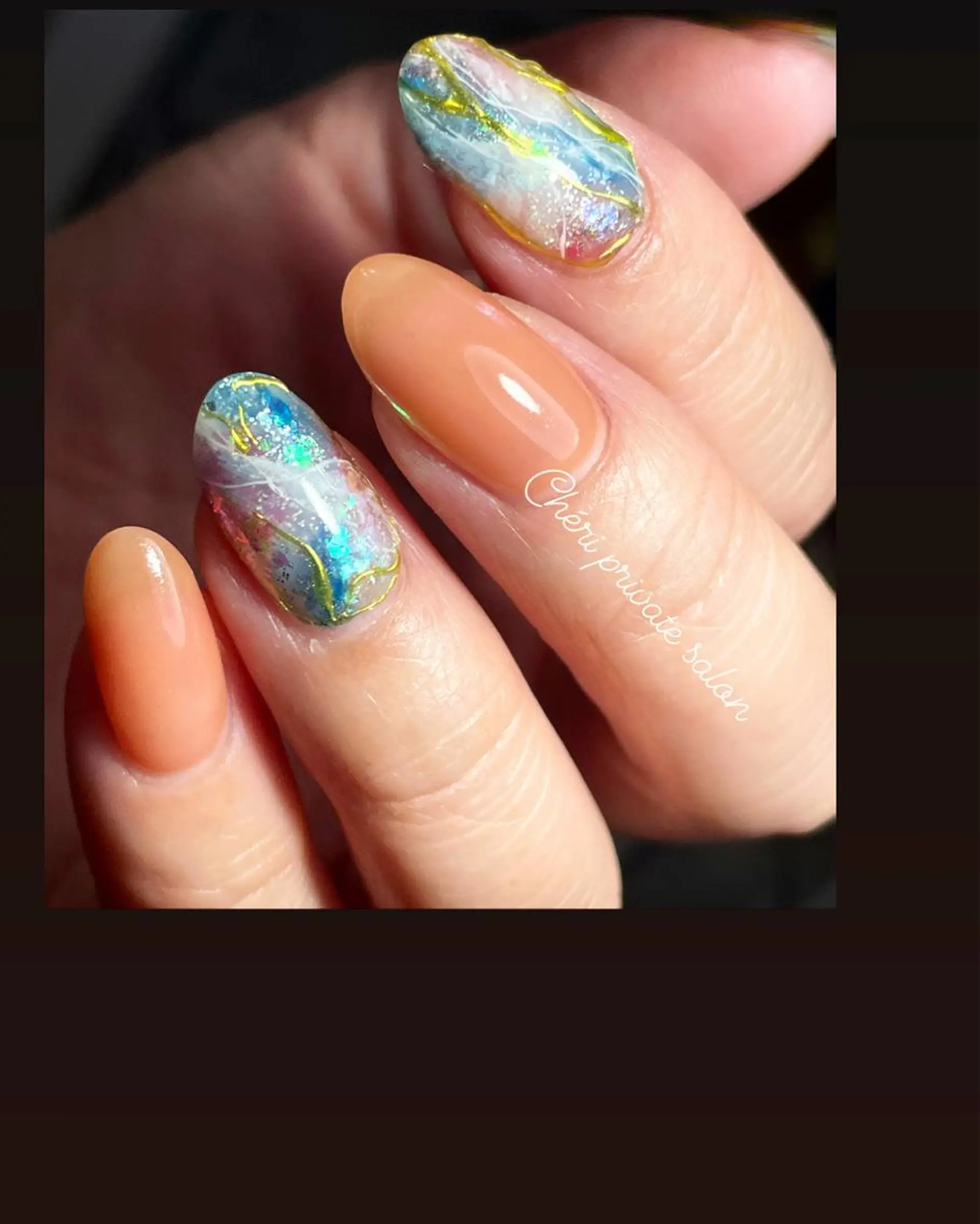 カラー ネイル キラキラネイル ニュアンスネイル Chérinail 爪のお手入れのネイルデザイン