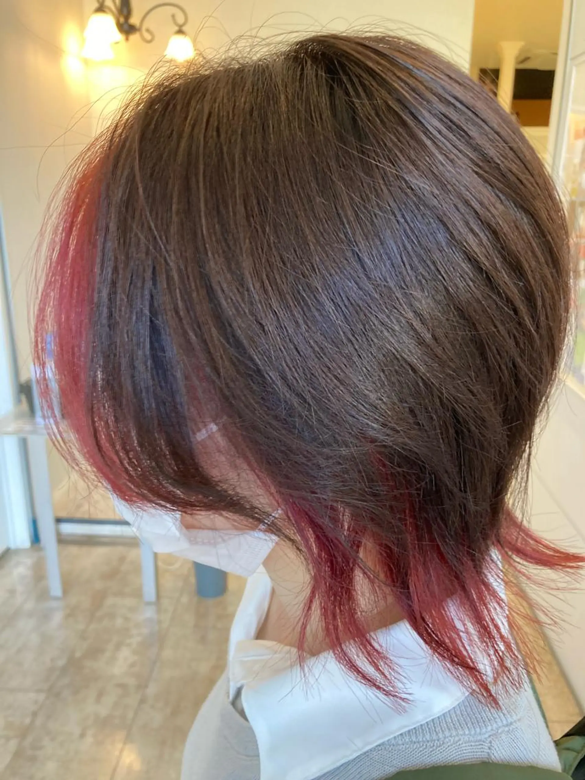 ショート カラー インナーカラー ピンクカラー レッドカラー ヘアカラー 岩崎 裕司のヘアスタイル