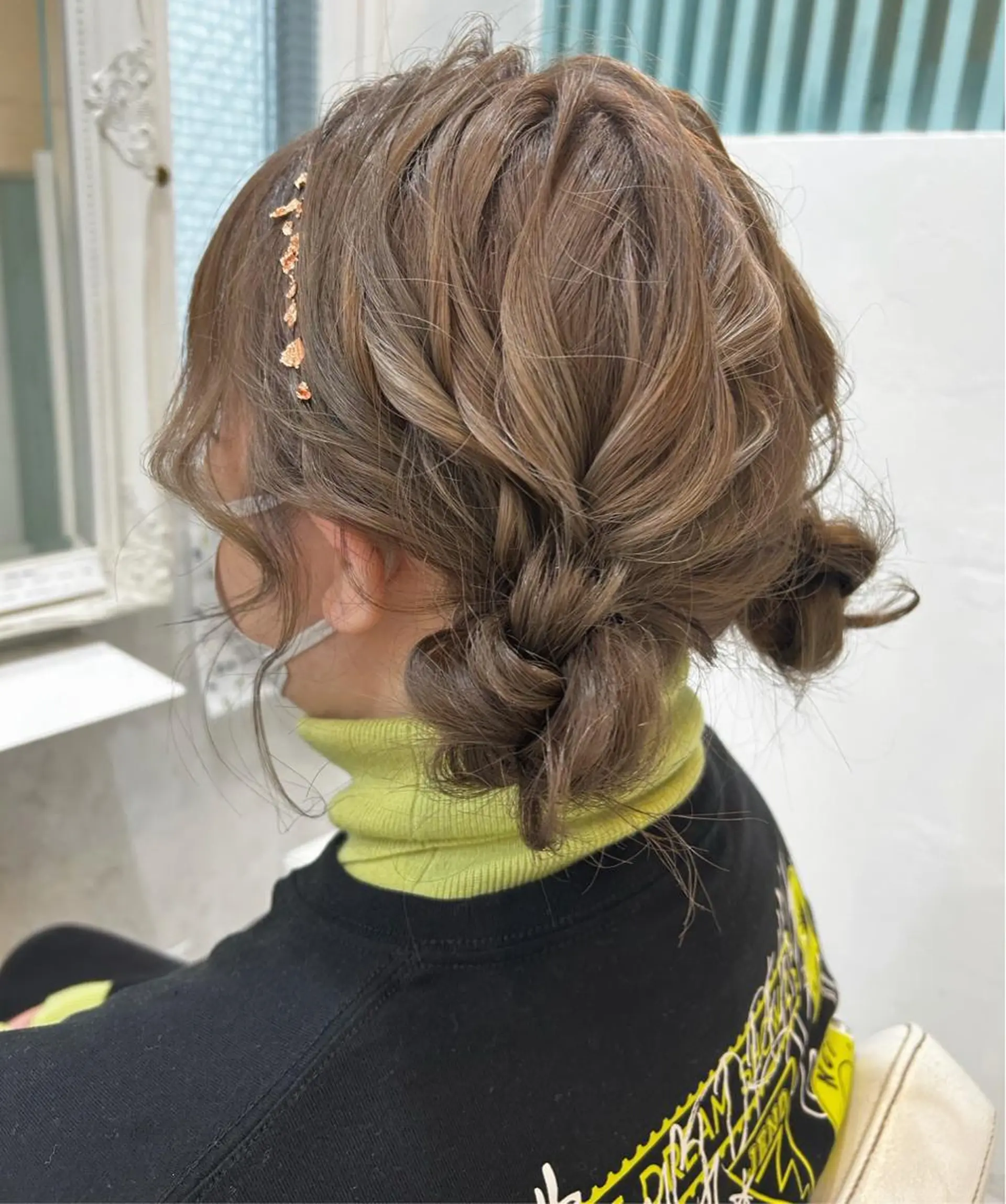 ミディアム カラー ヘアアレンジ マツエク・マツパ アイブロウ お団子ヘア Noah's　Ark所属・透明感カラー🫧ヘア セット🫧松本菜月の眉毛・アイブロウイメージ