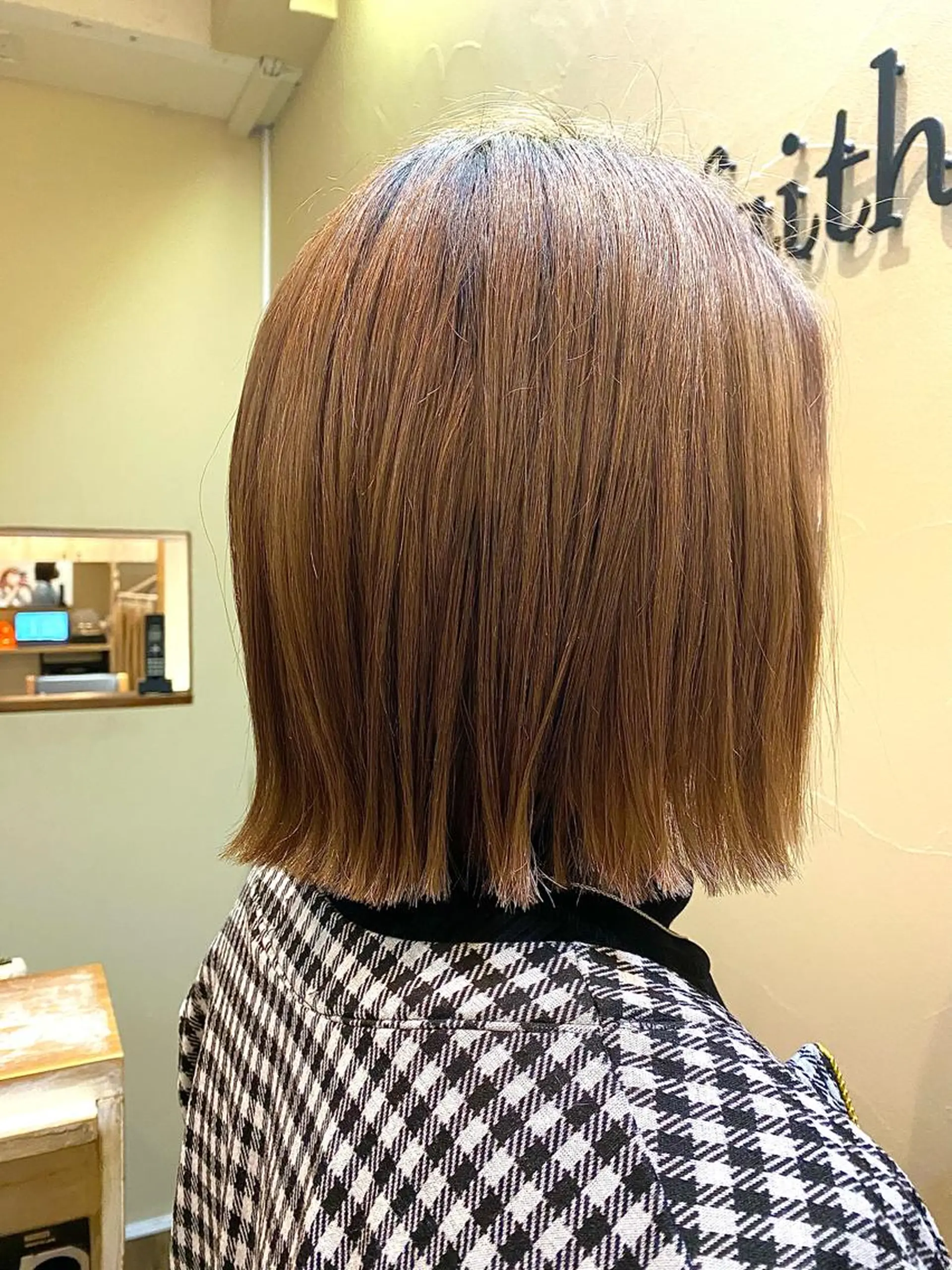 ミディアム 切りっぱなしボブ ボブ フェイスヘアークリエイション所属・大形 誉のヘアスタイル