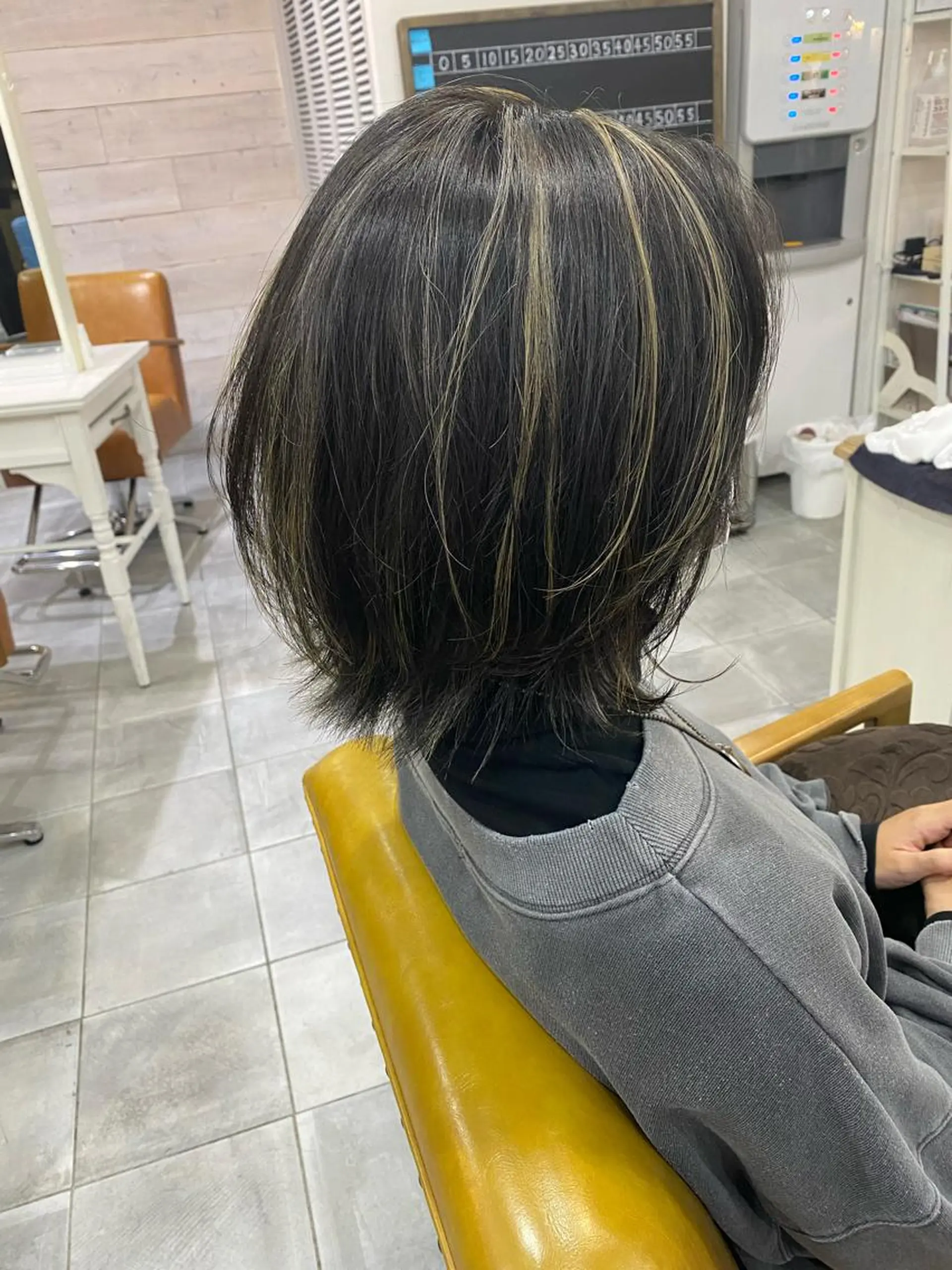 ショート カラー ハイライトカラー ハイライト カット ヘアカラー SHIAN立川 及川望のヘアスタイル