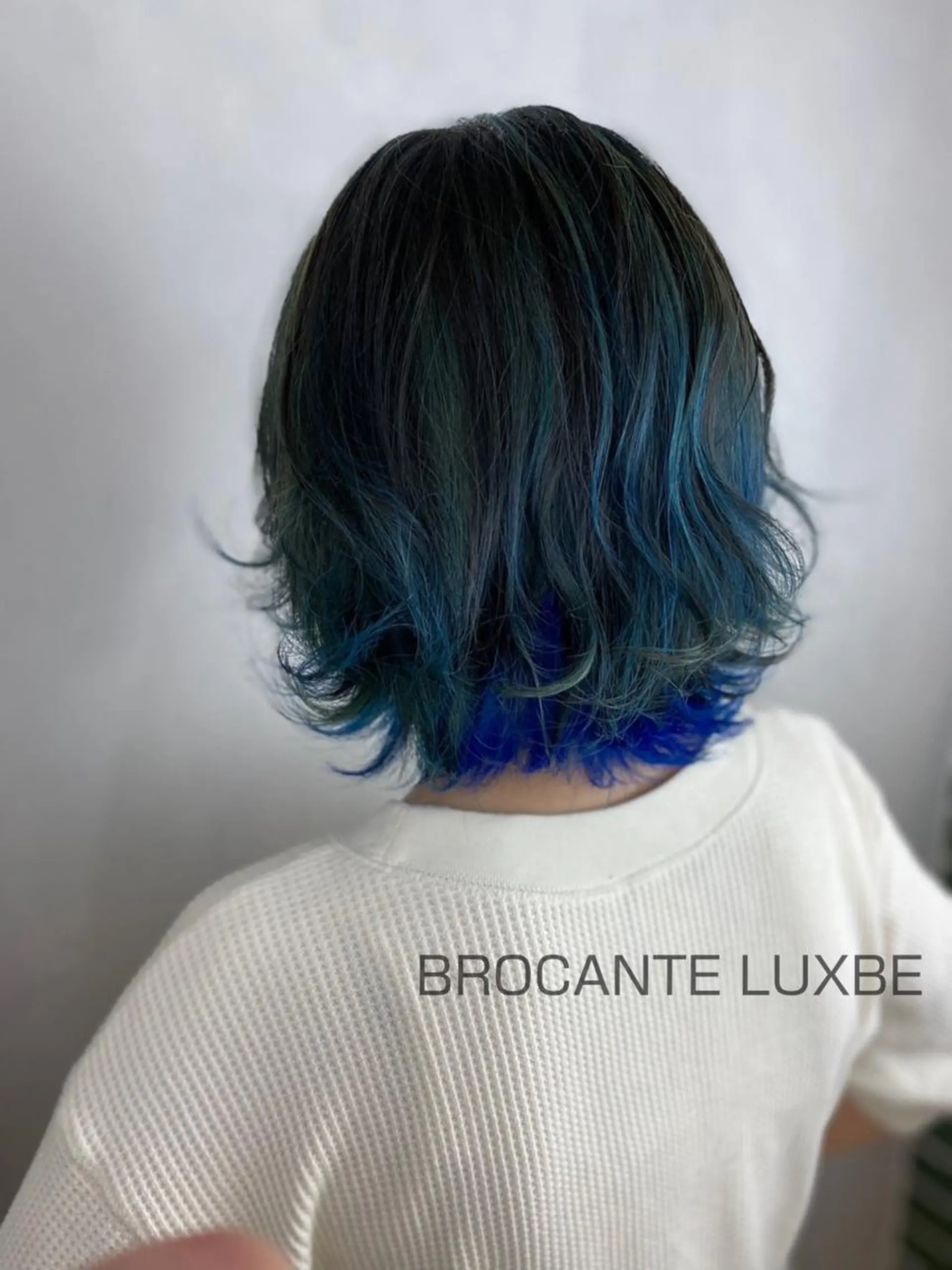 ミディアム カラー バレイヤージュ ブルーカラー レイヤーカット カット ヘアカラー BROCANTE✂︎ karasawa.nのヘアスタイル