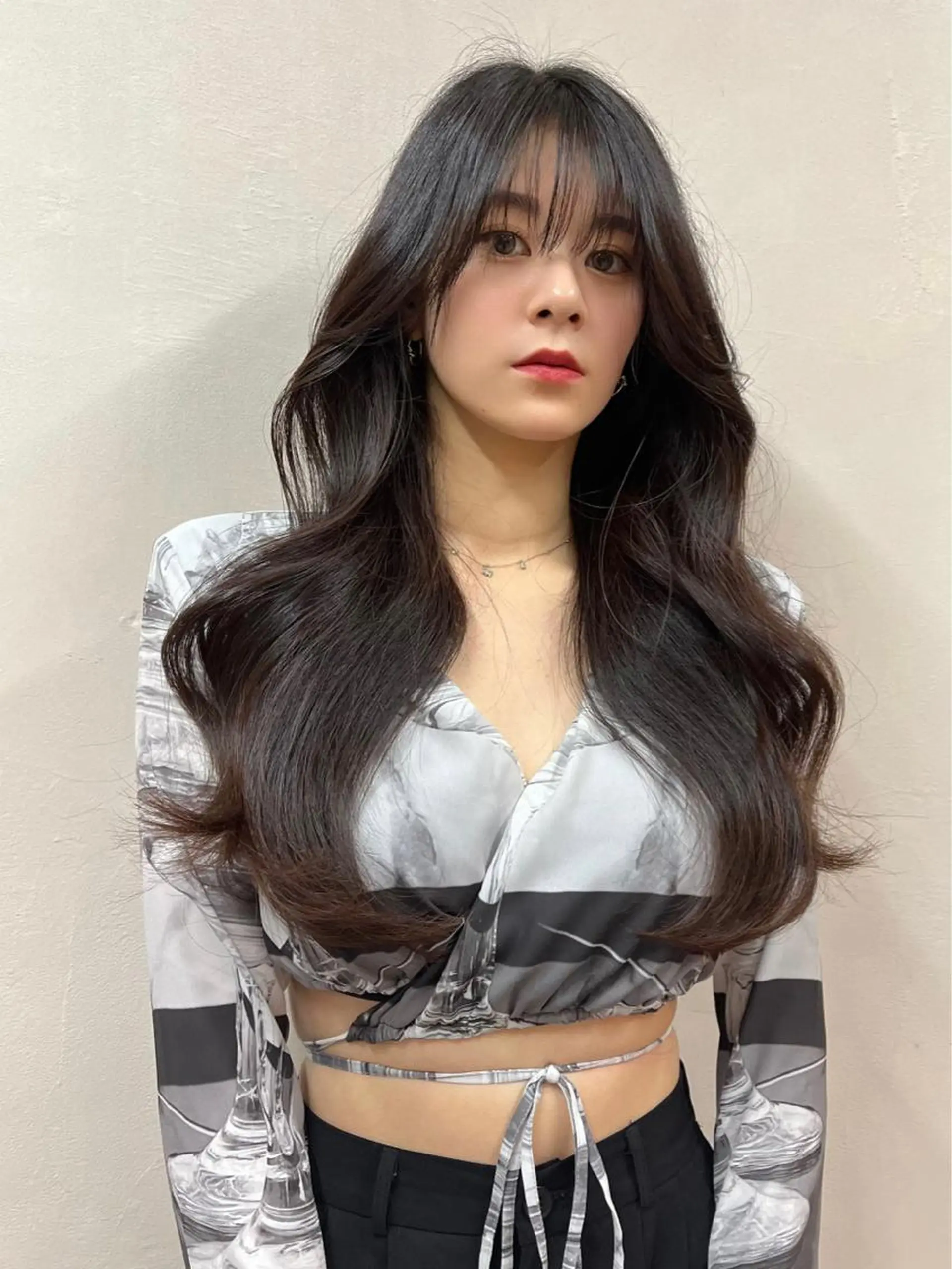 ロング レイヤーカット ワンホンレイヤー ヘアカラー 韓国ヘア レイヤーカットのヘアスタイル