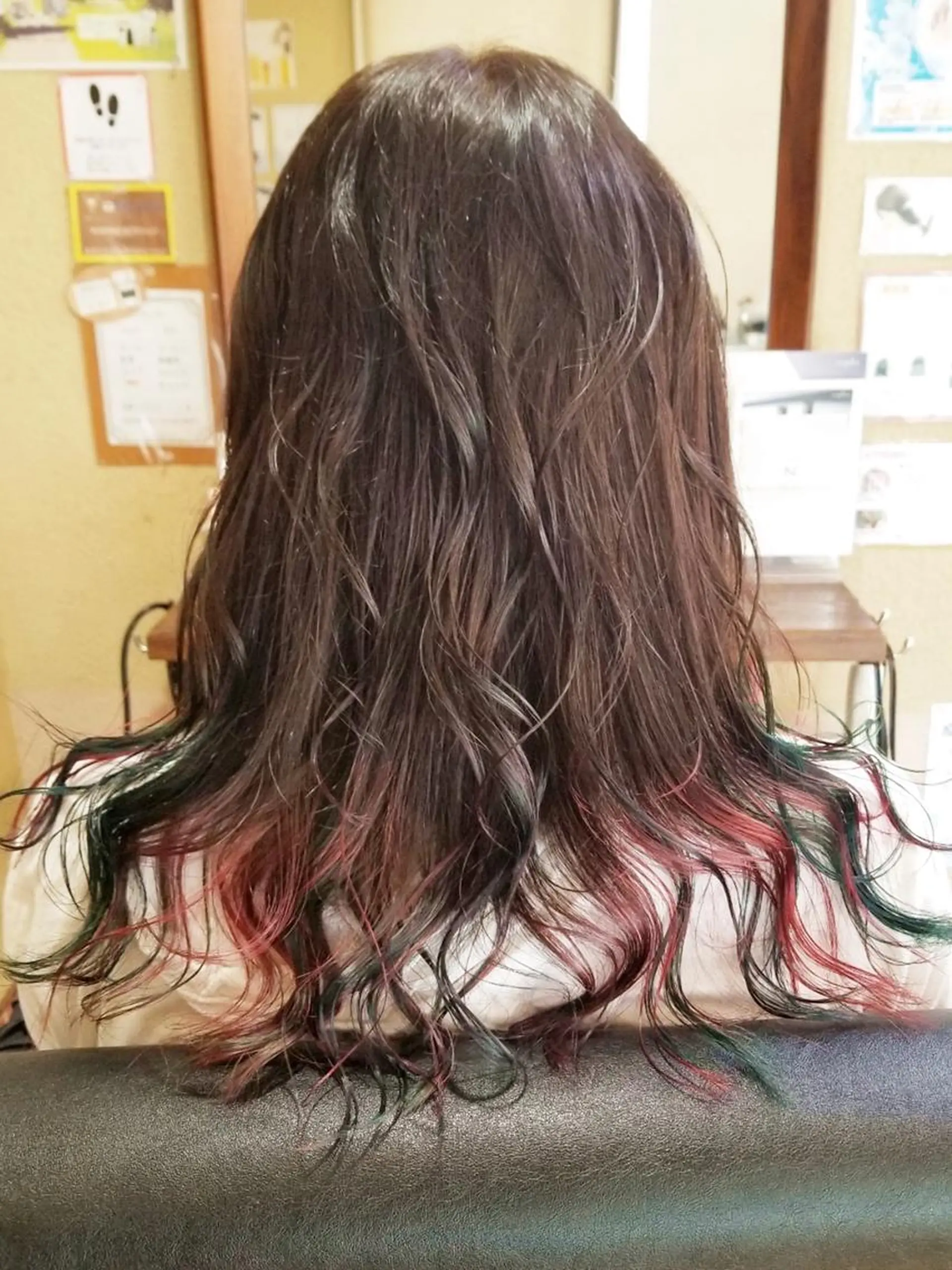 セミロング カラー パピヨンロゼ メイのヘアスタイル