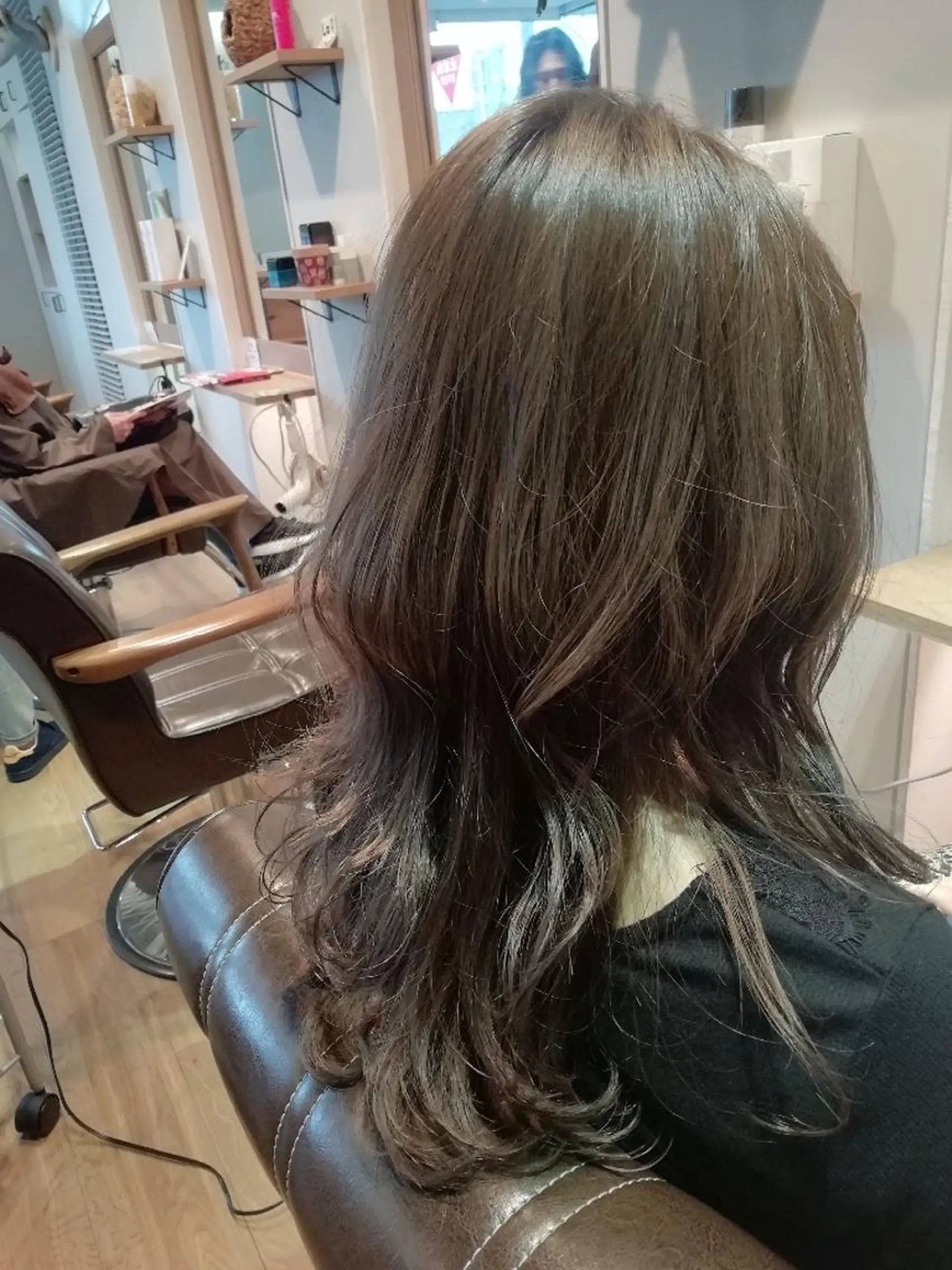 カラー グレージュ ヘアカラー トリートメント 堀 望美のヘアスタイル