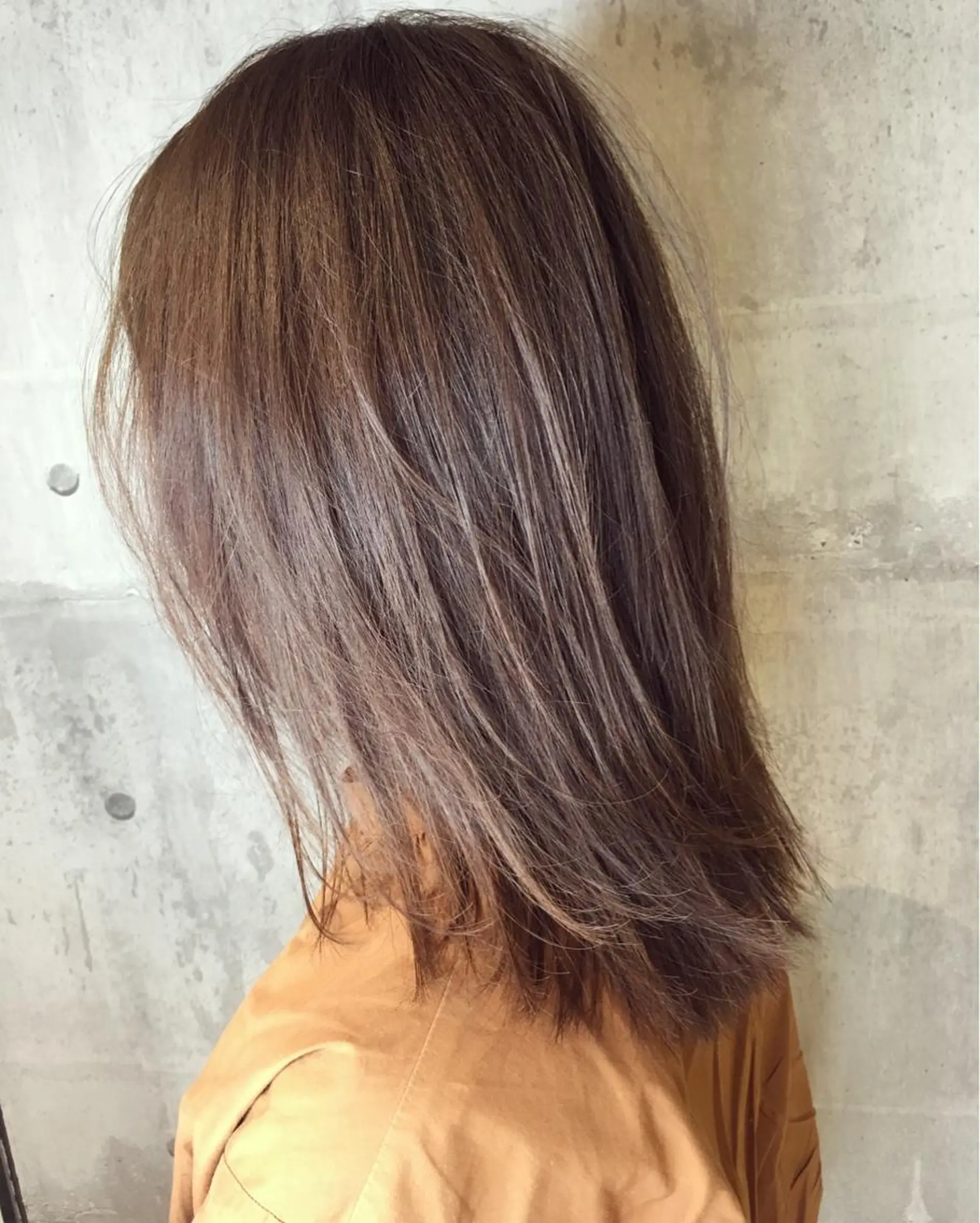 ミディアム カラー ベージュカラー カット ヘアカラー トリートメント 髪質改善ｶﾗｰ ｹｱﾌﾞﾘｰﾁ/ﾀﾑのヘアスタイル