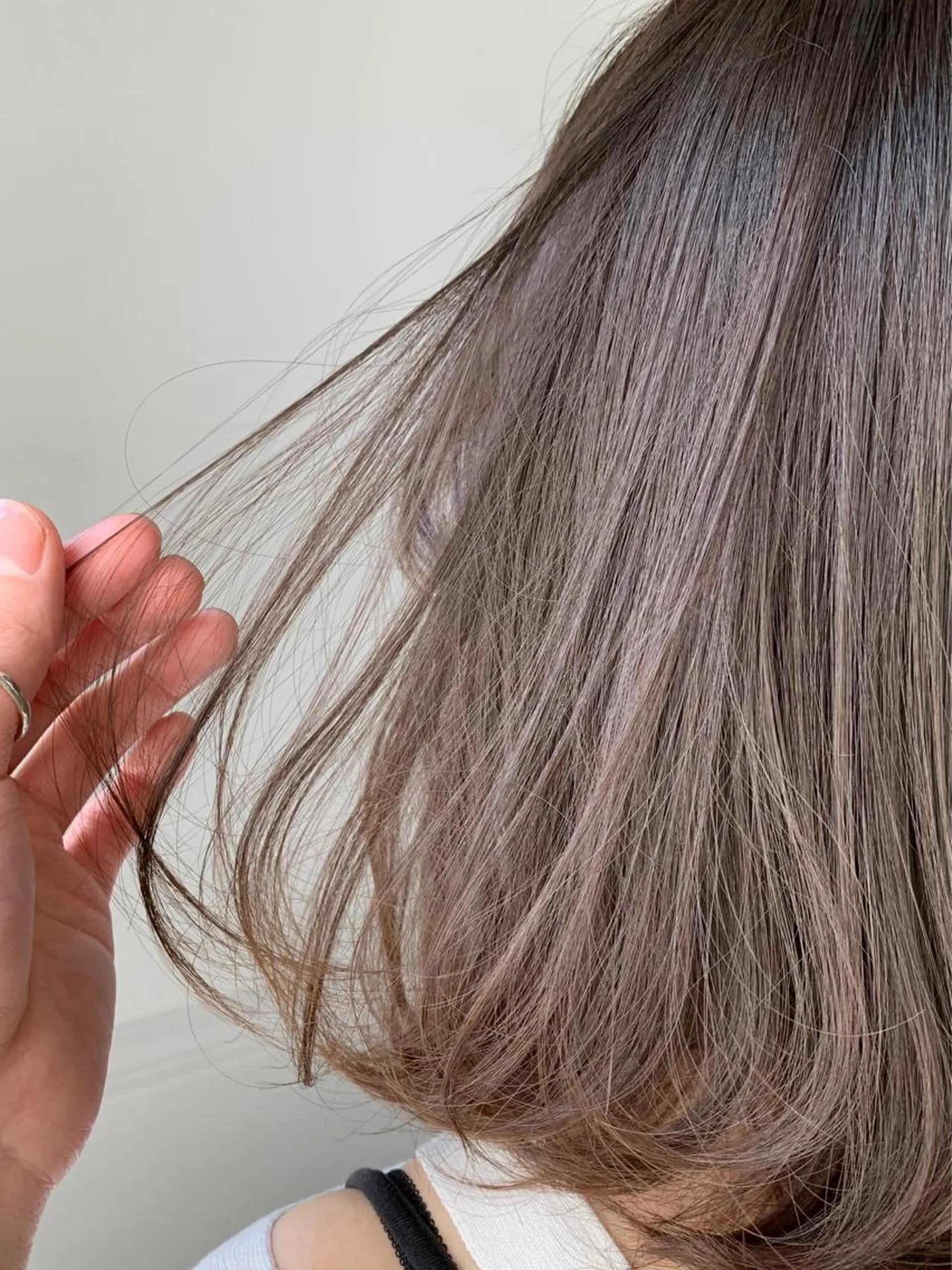 ミディアム カラー パーマ ヘアアレンジ メンズ キッズ ネイル マツエク・マツパ ベージュカラー 透明感カラー グレージュ 古賀 侑磨のヘアスタイル