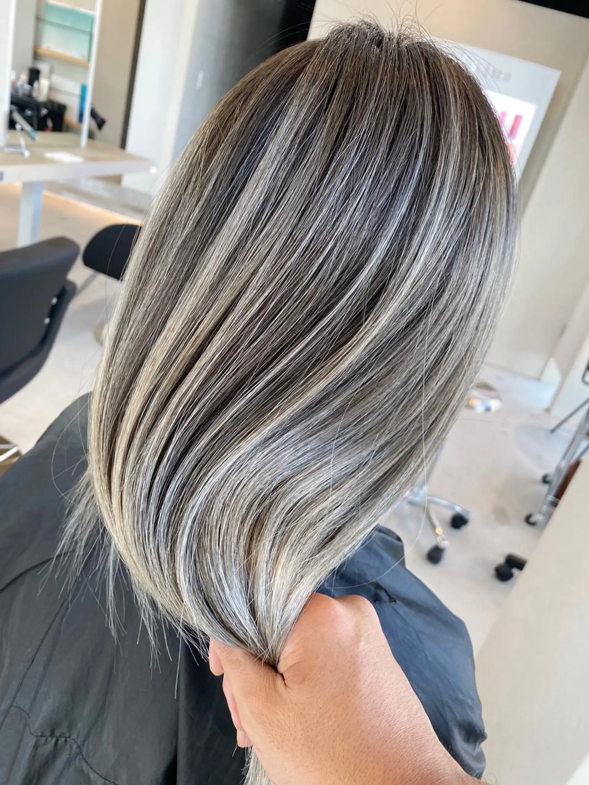 セミロング カラー ヘアアレンジ ネイル マツエク・マツパ アイブロウ ヘアカラー トリートメント 井上 一平のヘアスタイル