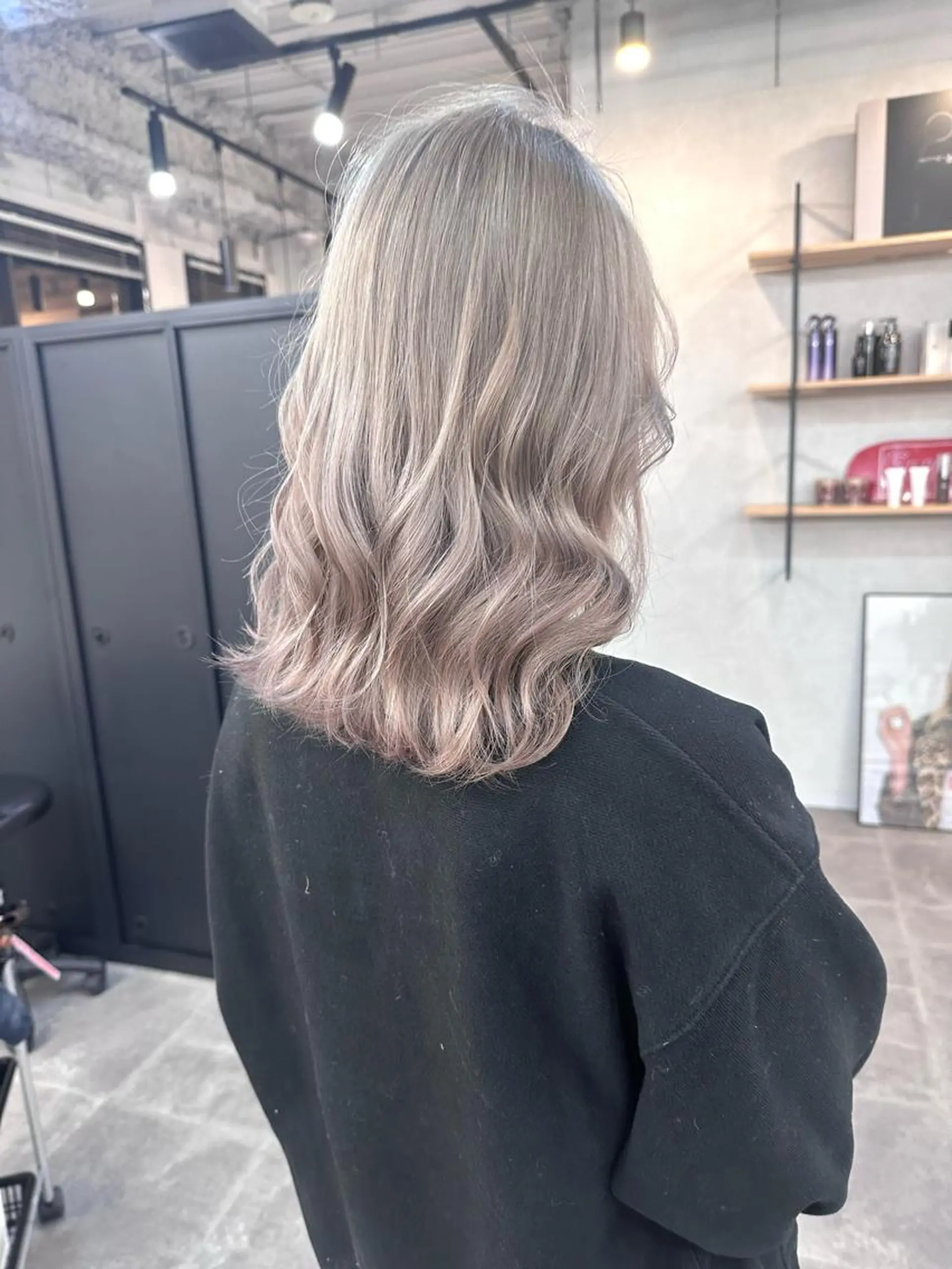 ミディアム カット ヘアカラー Aika 🖤のヘアスタイル