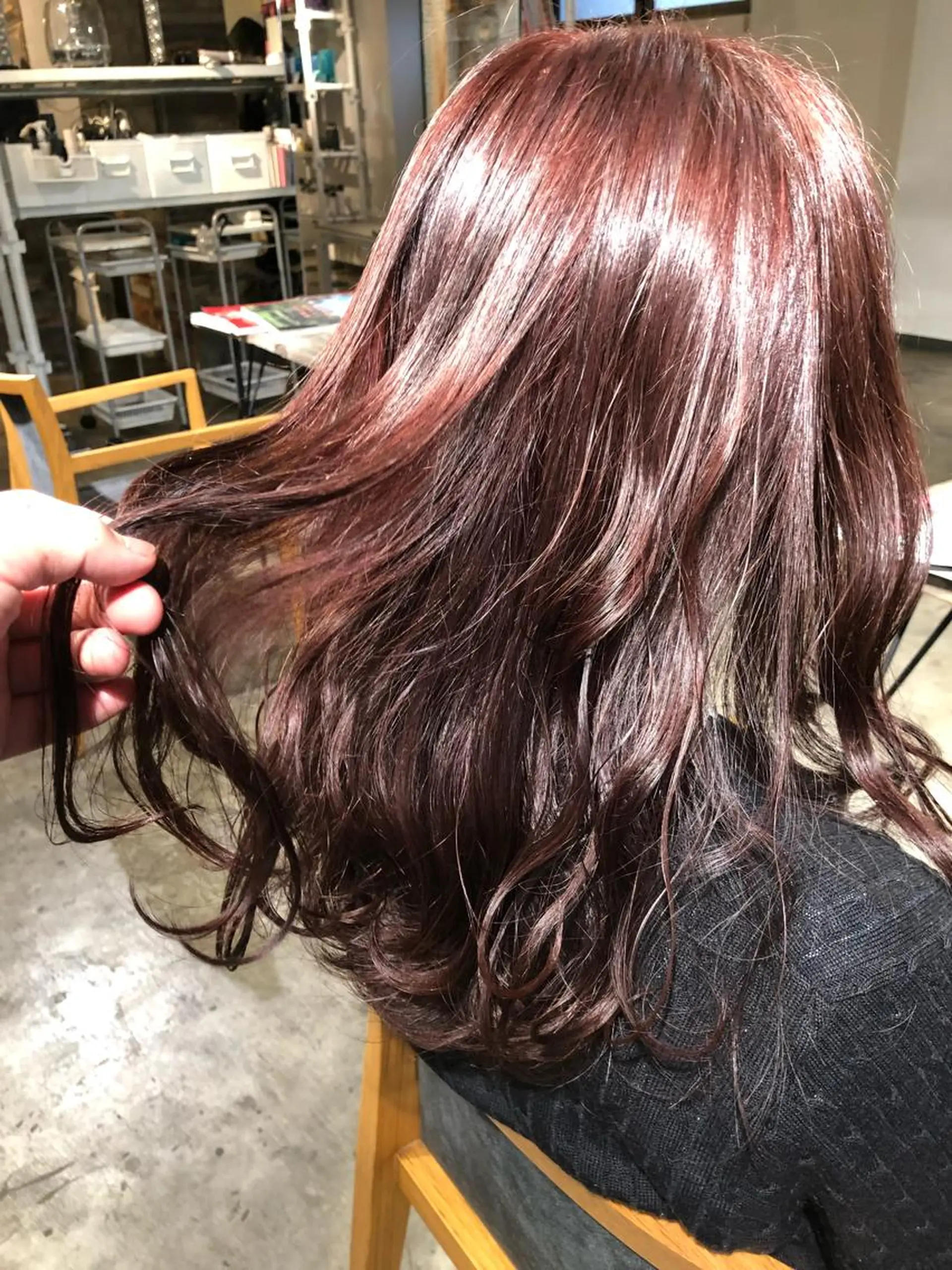 ロング カラー ピンクカラー レッドカラー ハイトーン/レイヤー /ケアブリーチ石川治のヘアスタイル