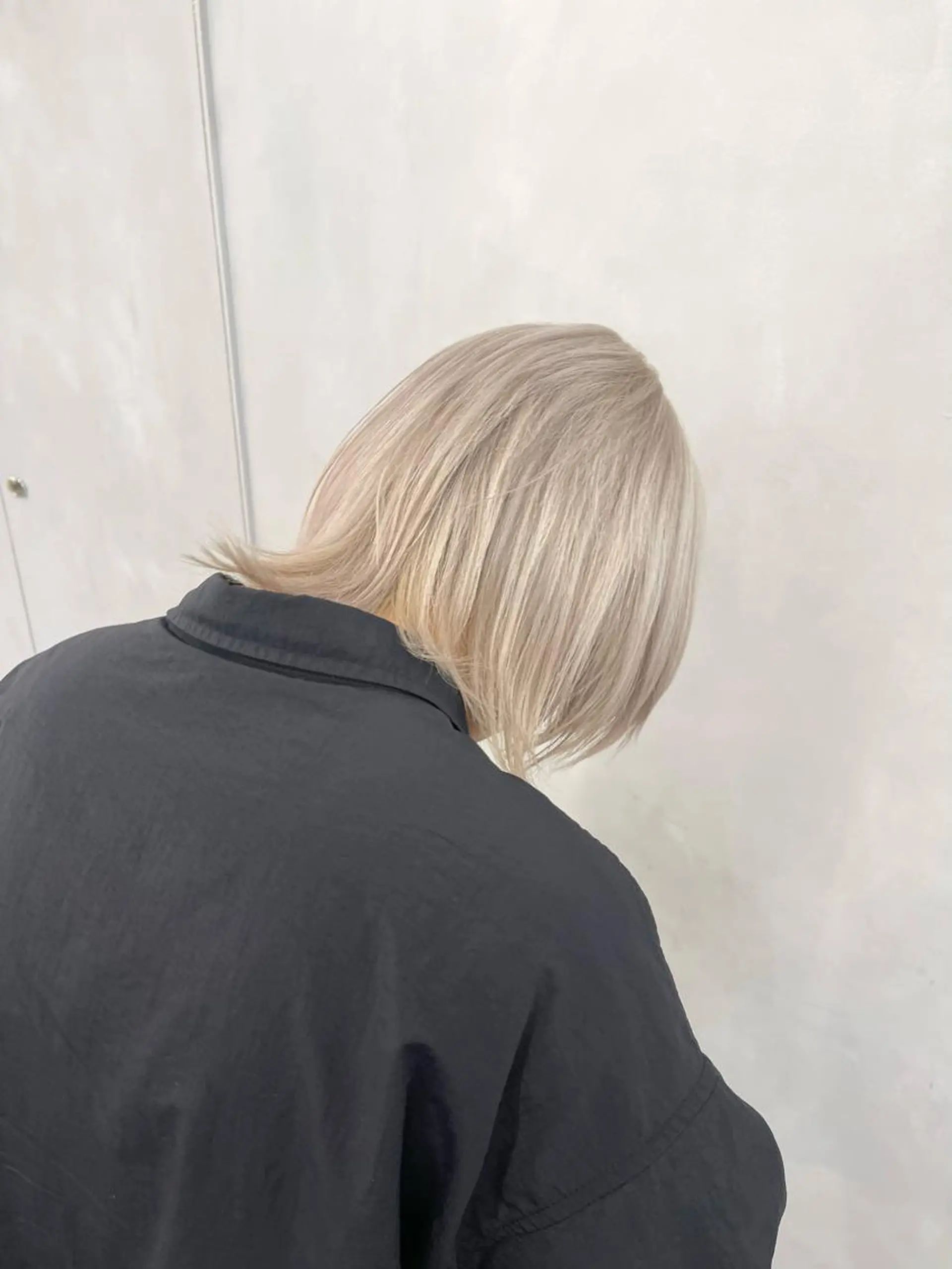 ミディアム カラー ベージュカラー ホワイトベージュ ウルフカット カット ヘアカラー トリートメント 🦋レイヤーカット ミドリカワ🦋のヘアスタイル