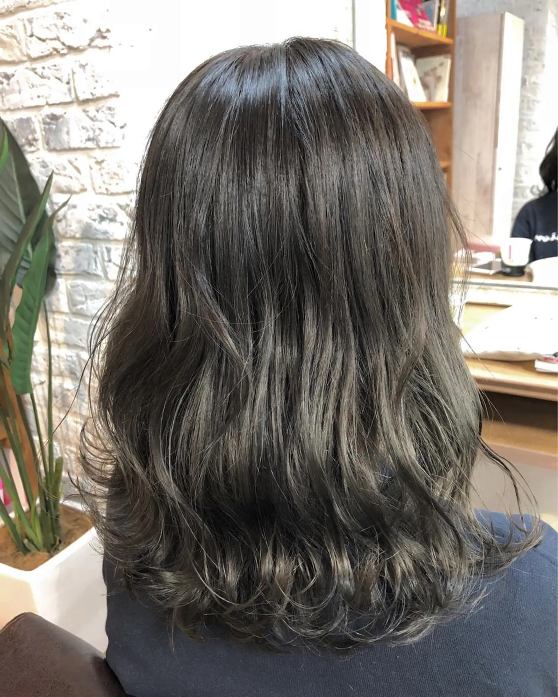 ミディアム カラー ヘアアレンジ アッシュ 遠藤 拓馬のヘアスタイル