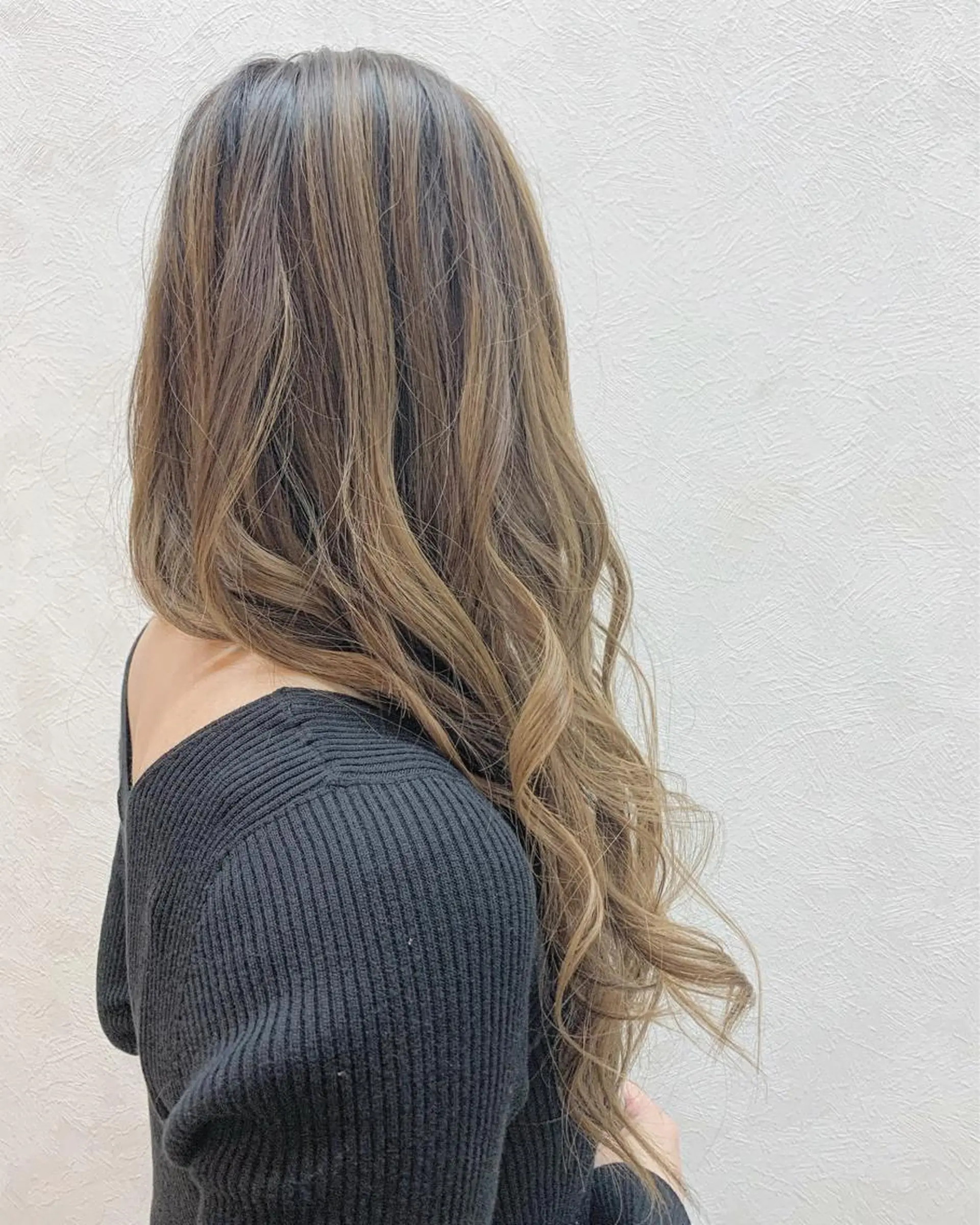 ロング カラー ヘアアレンジ バレイヤージュ ベージュカラー オリーブベージュ レイヤーカット Morpho Hair Product所属・井上 花音のヘアスタイル