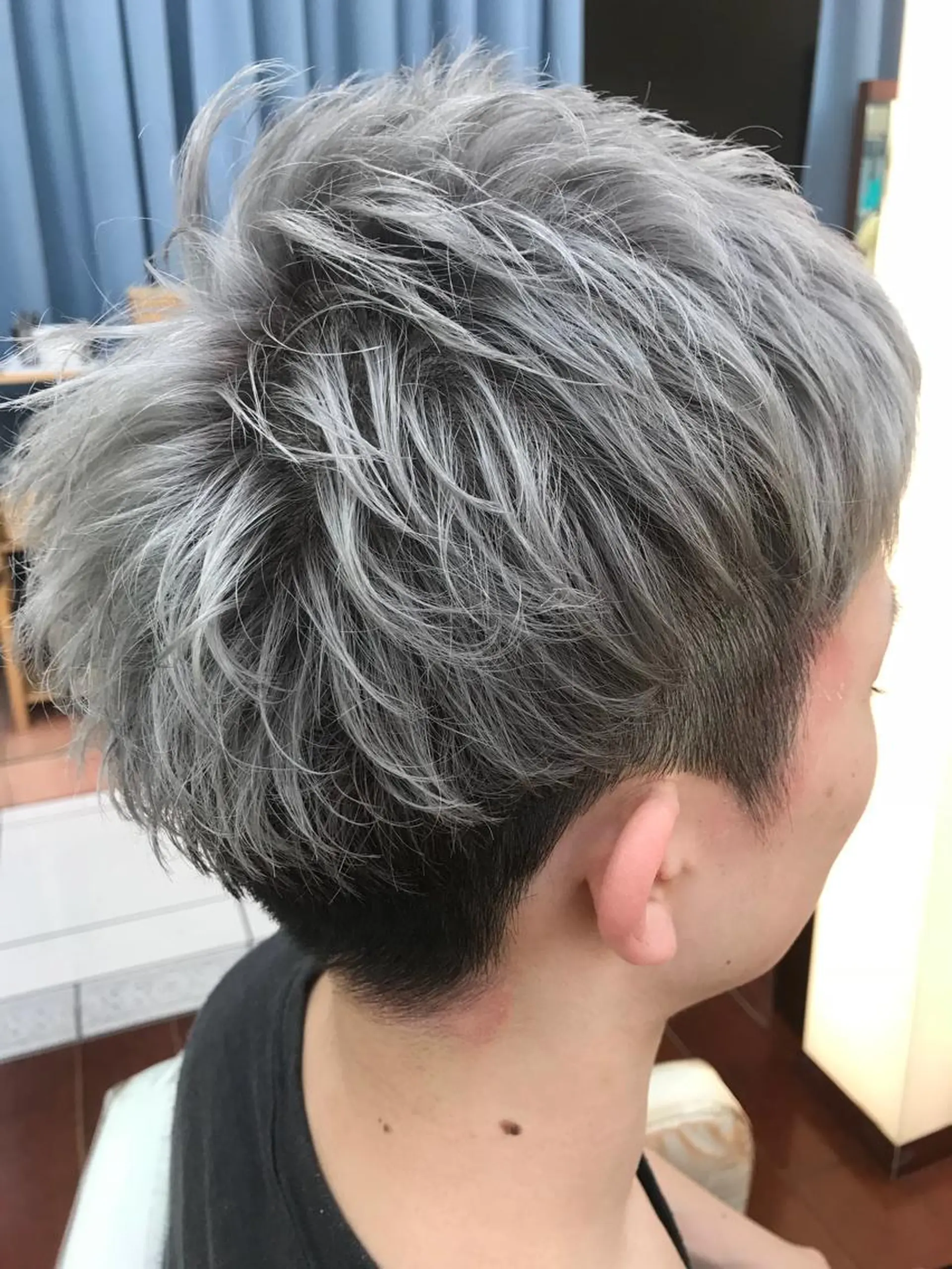 ショート クセ、艶にお悩みの方 ブリーチ毛にも縮毛可のヘアスタイル