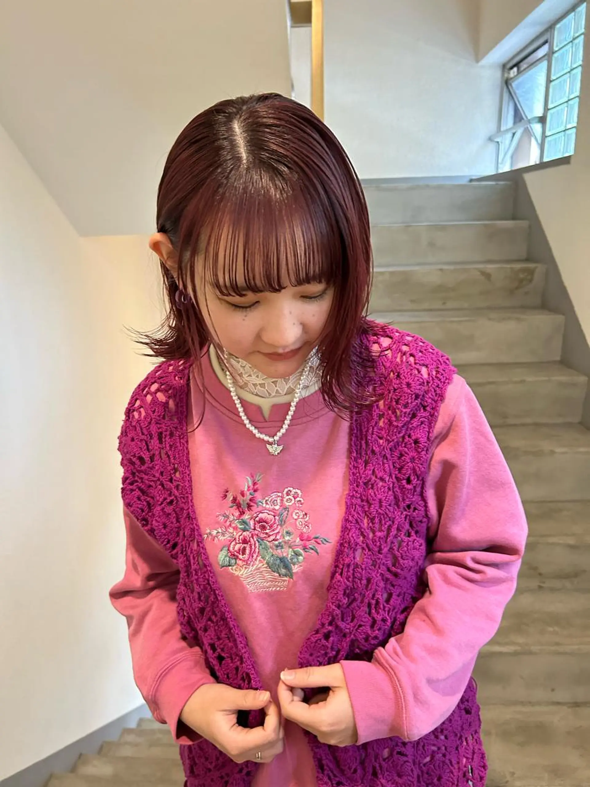 ミディアム カラー パーマ ヘアアレンジ メンズ キッズ ネイル マツエク・マツパ アイブロウ メンズブリーチ ブリーチ ブリーチなしカラー ピンクカラー カラーマツエク sliver renのヘアスタイル