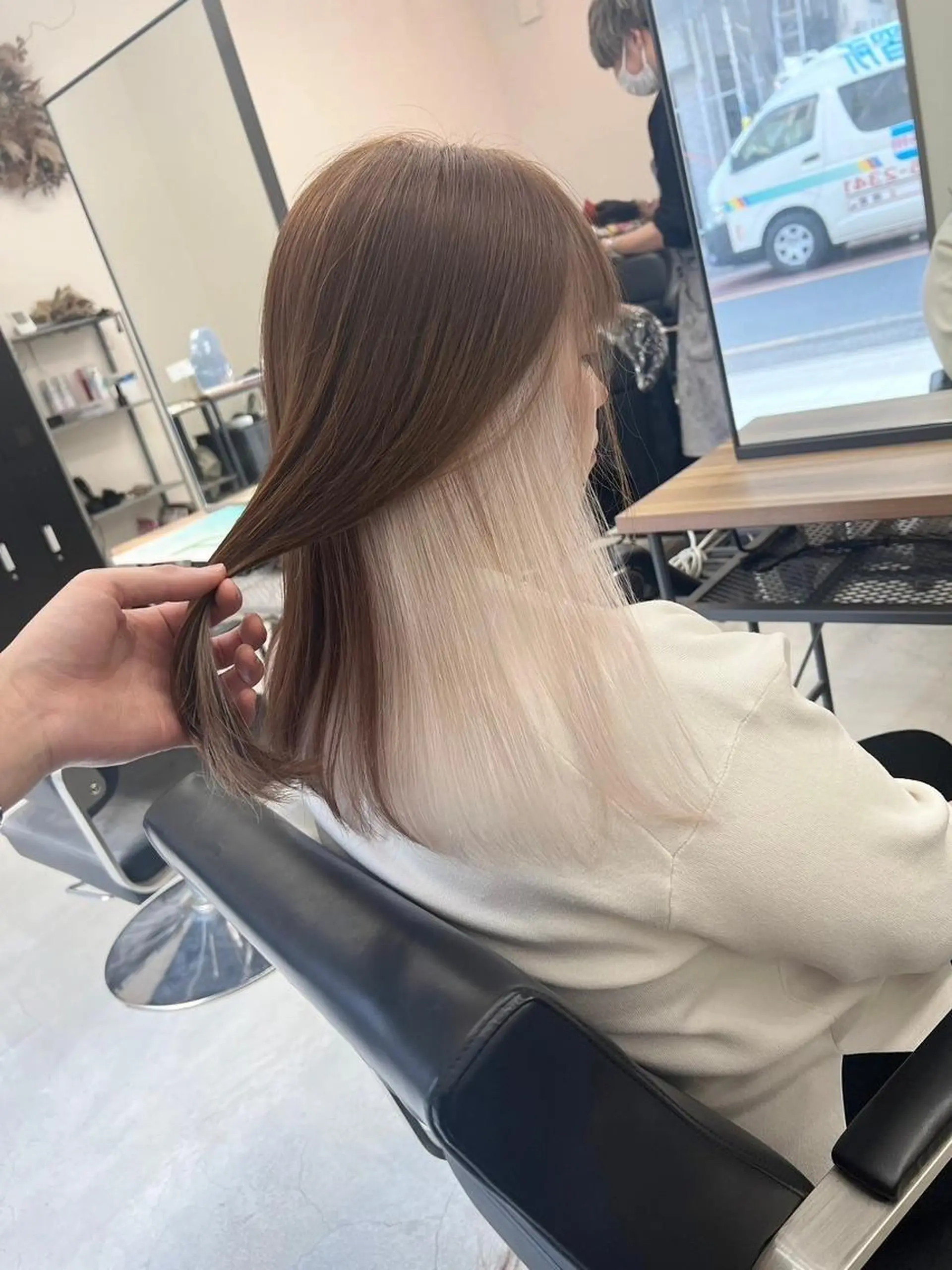 ミディアム カラー特化  Eir 茶屋町 西岡のヘアスタイル