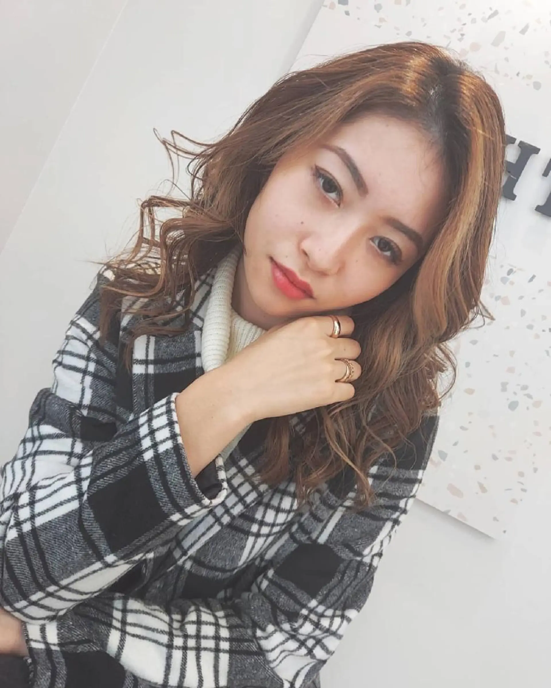 セミロング カラー ミストバング  フェイスフレーミング grow上野御徒町【グロウ】所属・ブリーチ・ハイトーン 特化🎉内山のヘアスタイル