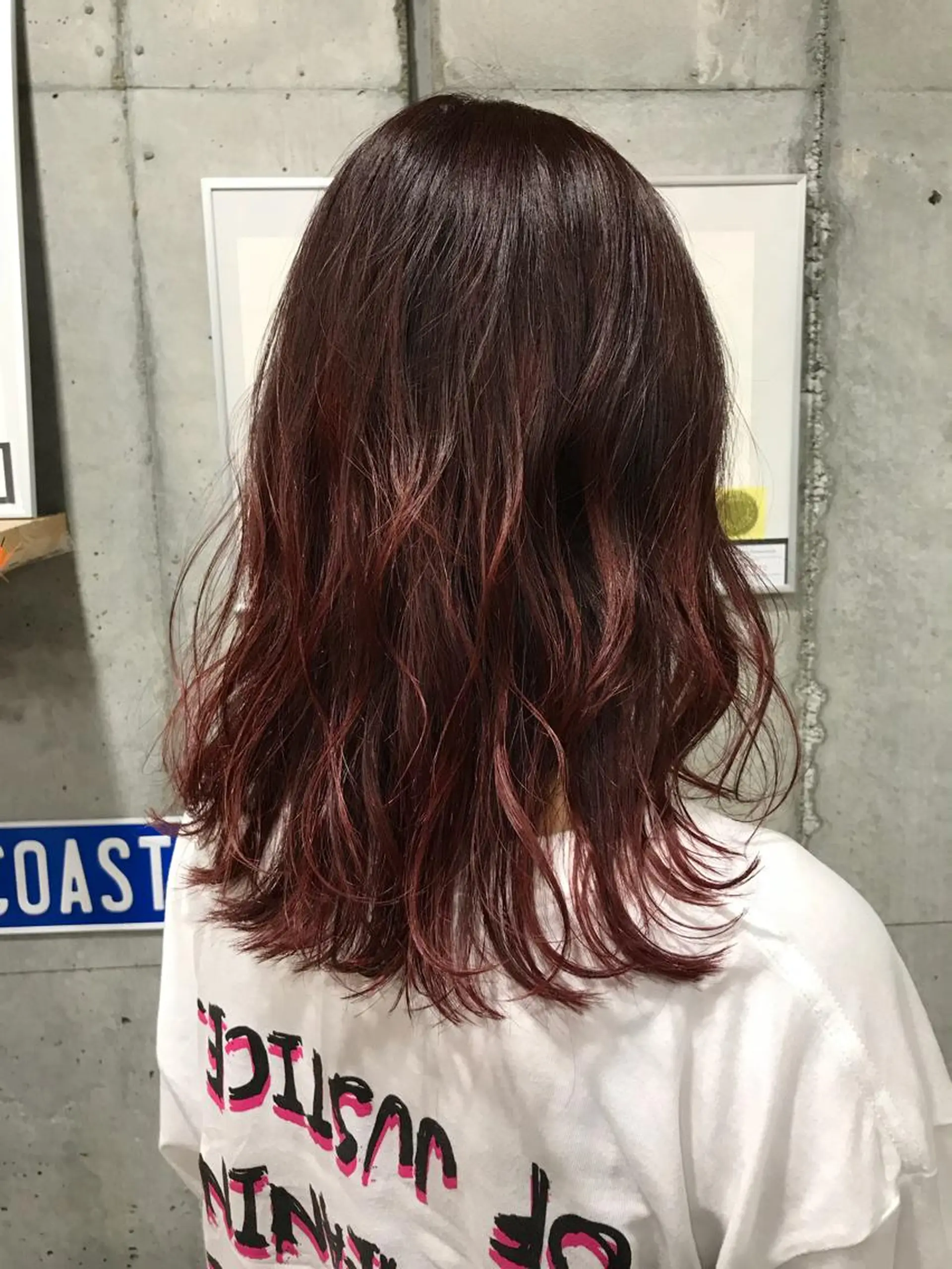 ミディアム カラー バレイヤージュ レッドカラー レイヤーカット 竹嶌 健吾のヘアスタイル