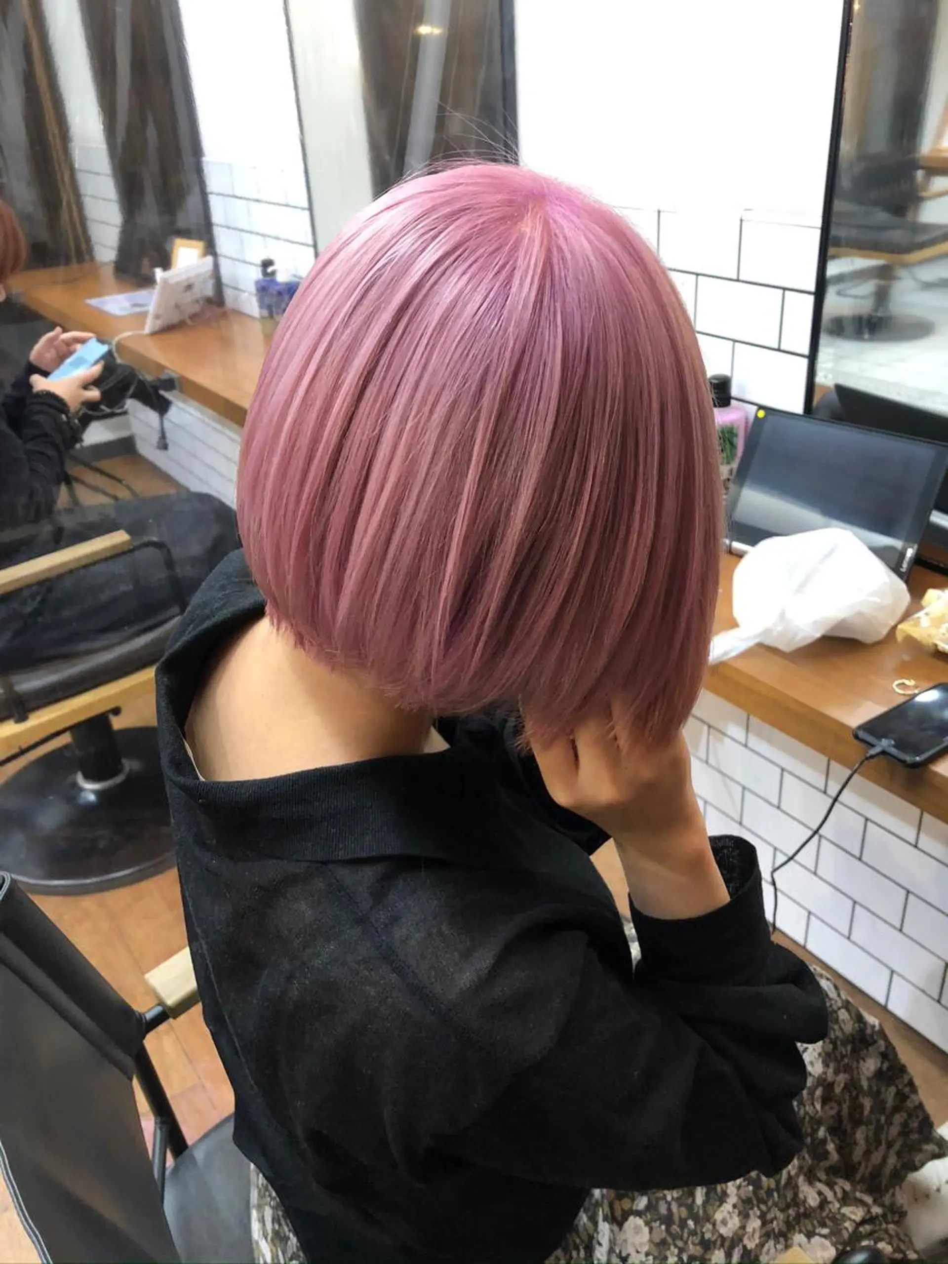ショート カラー 人気のレイヤーカット TAROのヘアスタイル