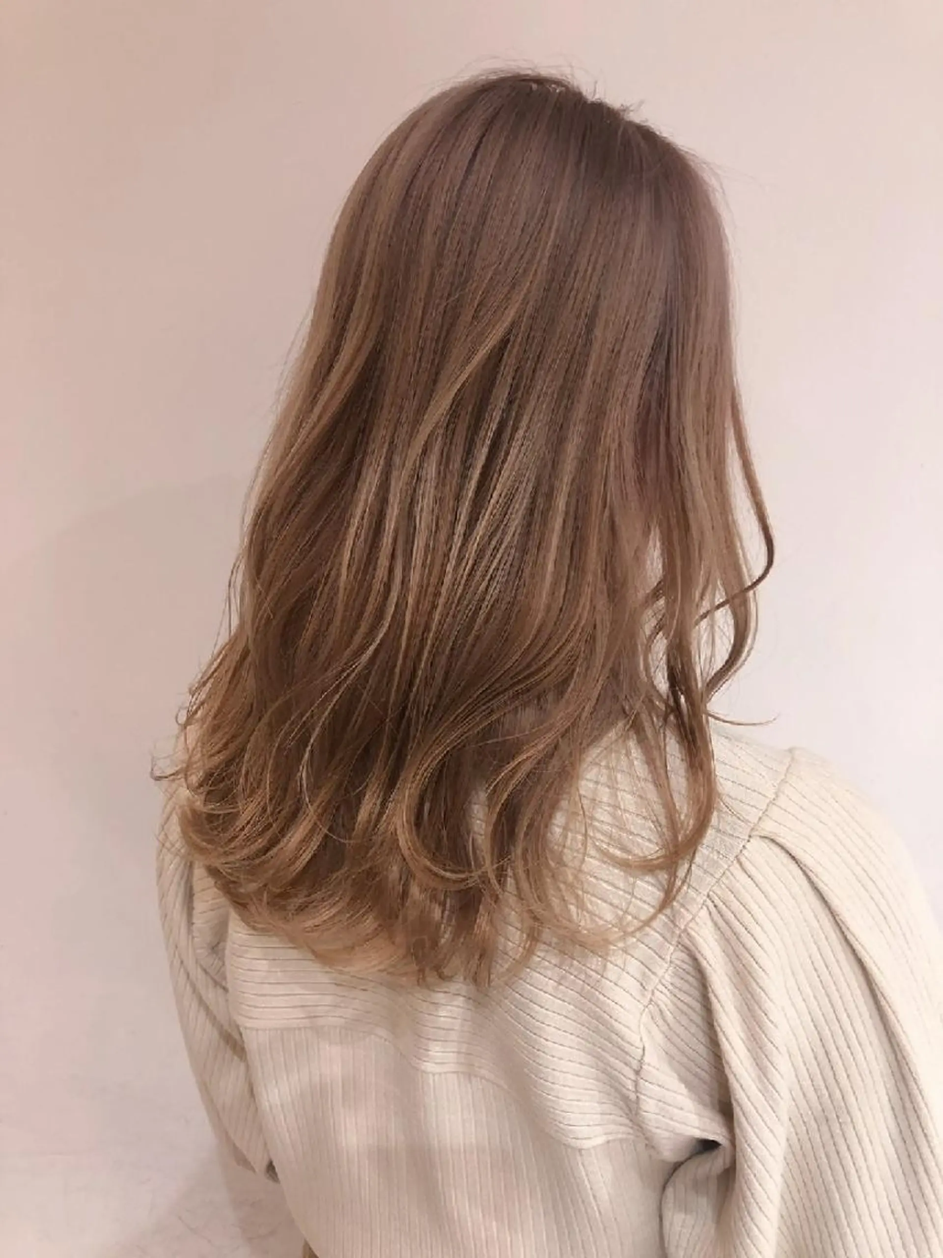 セミロング カラー カット ヘアカラー トリートメント siesta by amble luxeのヘアスタイル