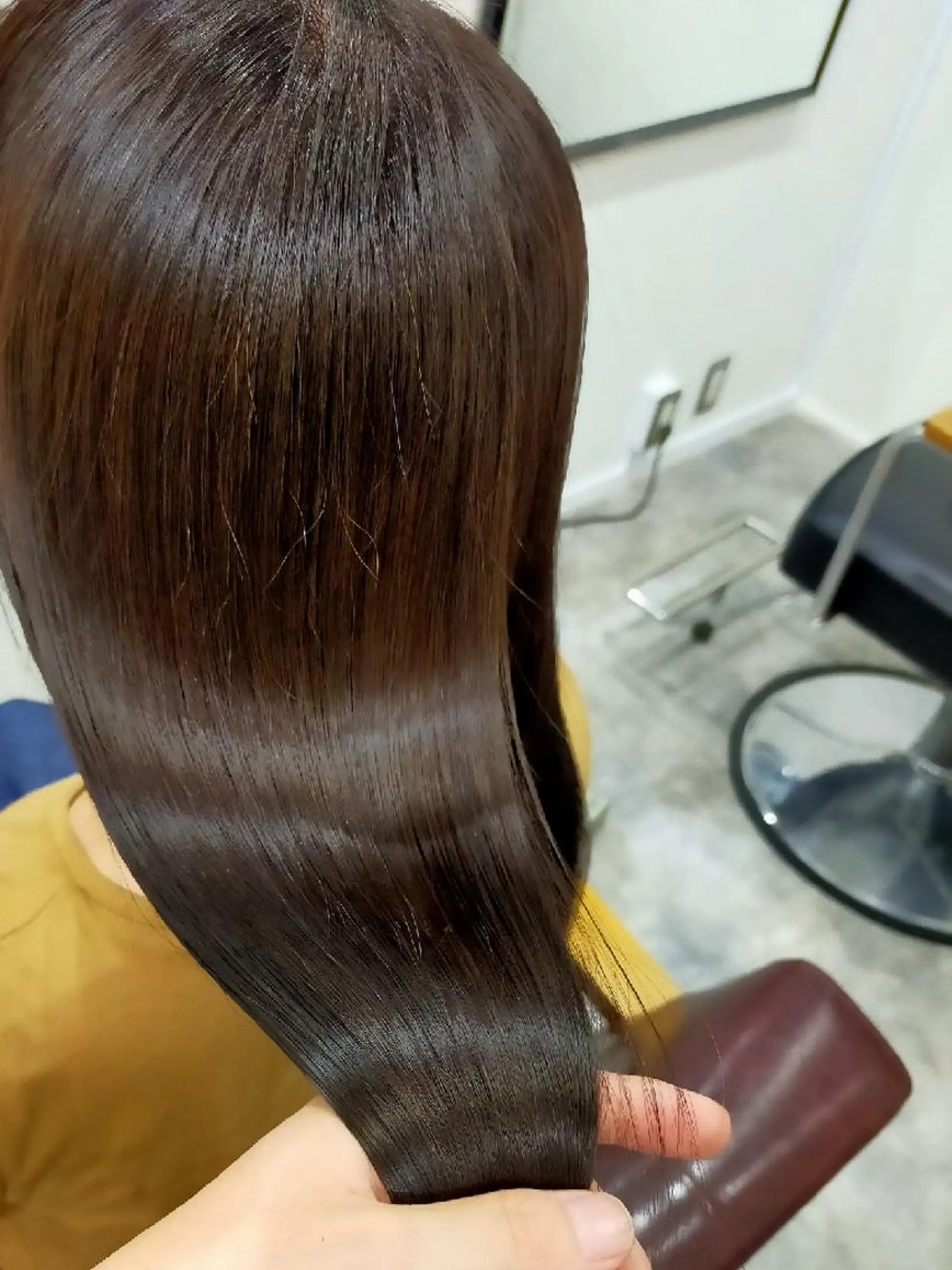 ロング キッズ カラー ヘアカラー トリートメント SUN GLOW  サングロウ所属・ナカノメ トシアキのヘアスタイル