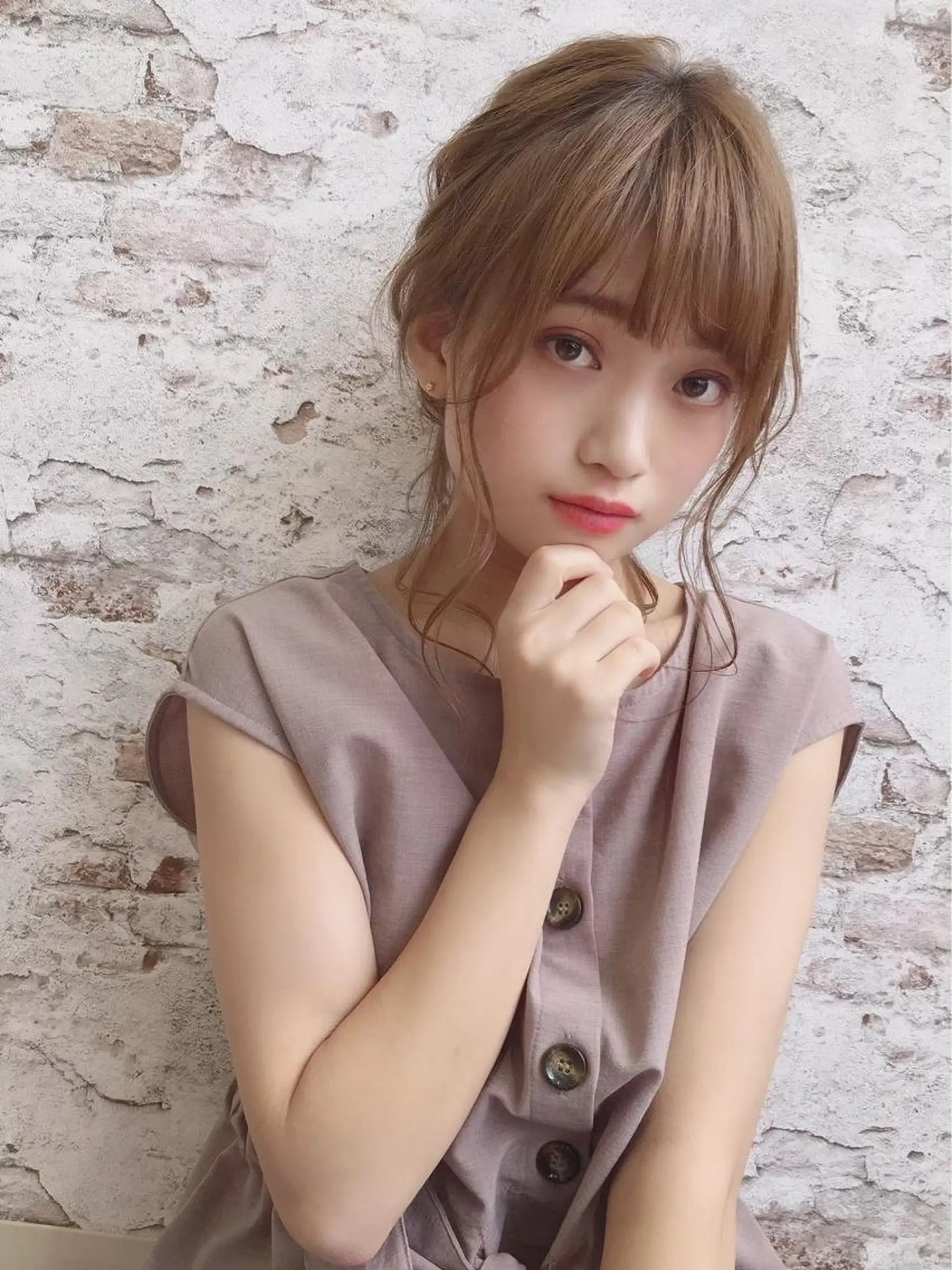 ミディアム カラー ヘアアレンジ ベージュカラー グラデーションカラー グレージュ イルミナカラー 當間 大知のヘアスタイル