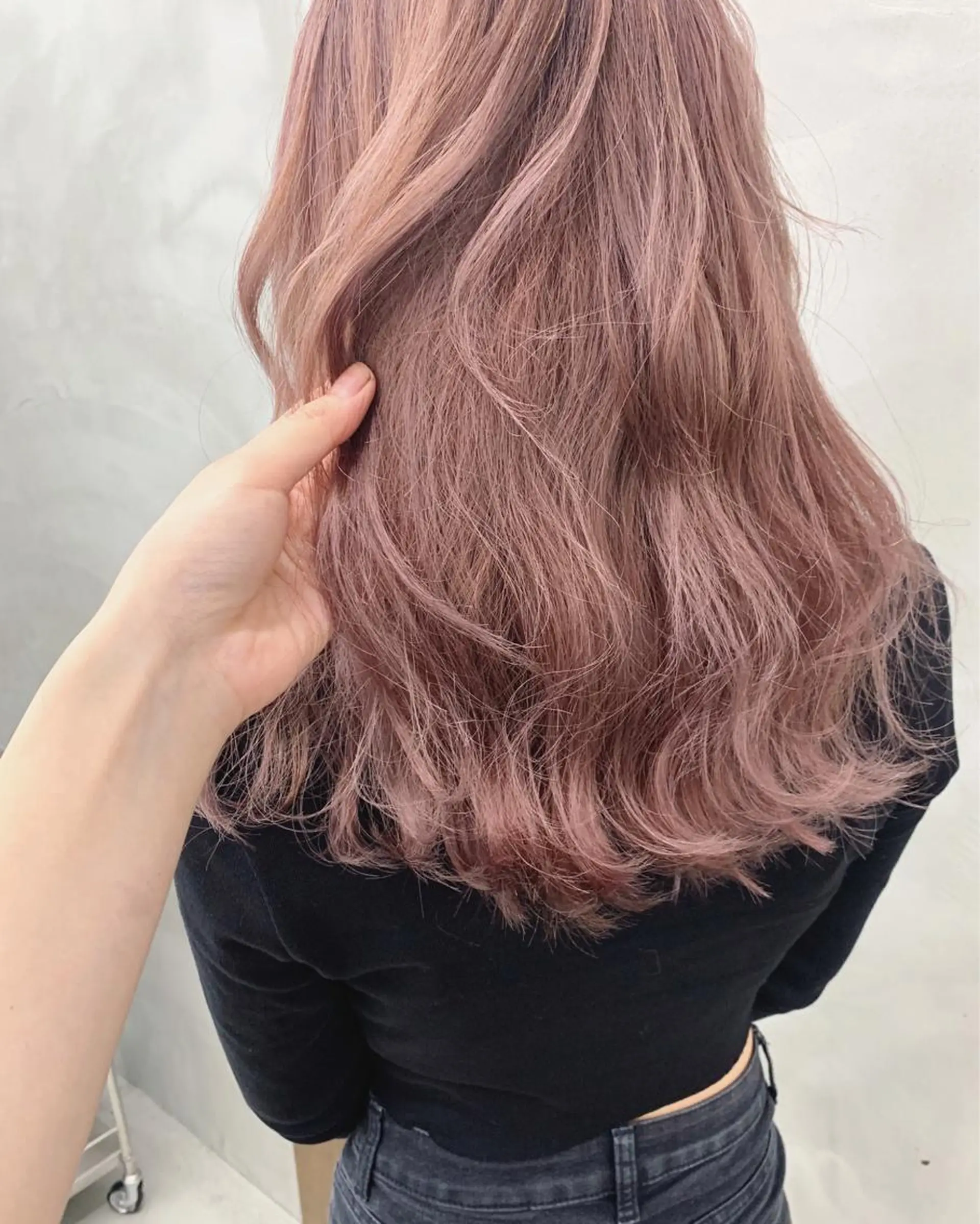 セミロング カラー ブームボックス所属・🐝ハイトーンカラー hachi🐝のヘアスタイル
