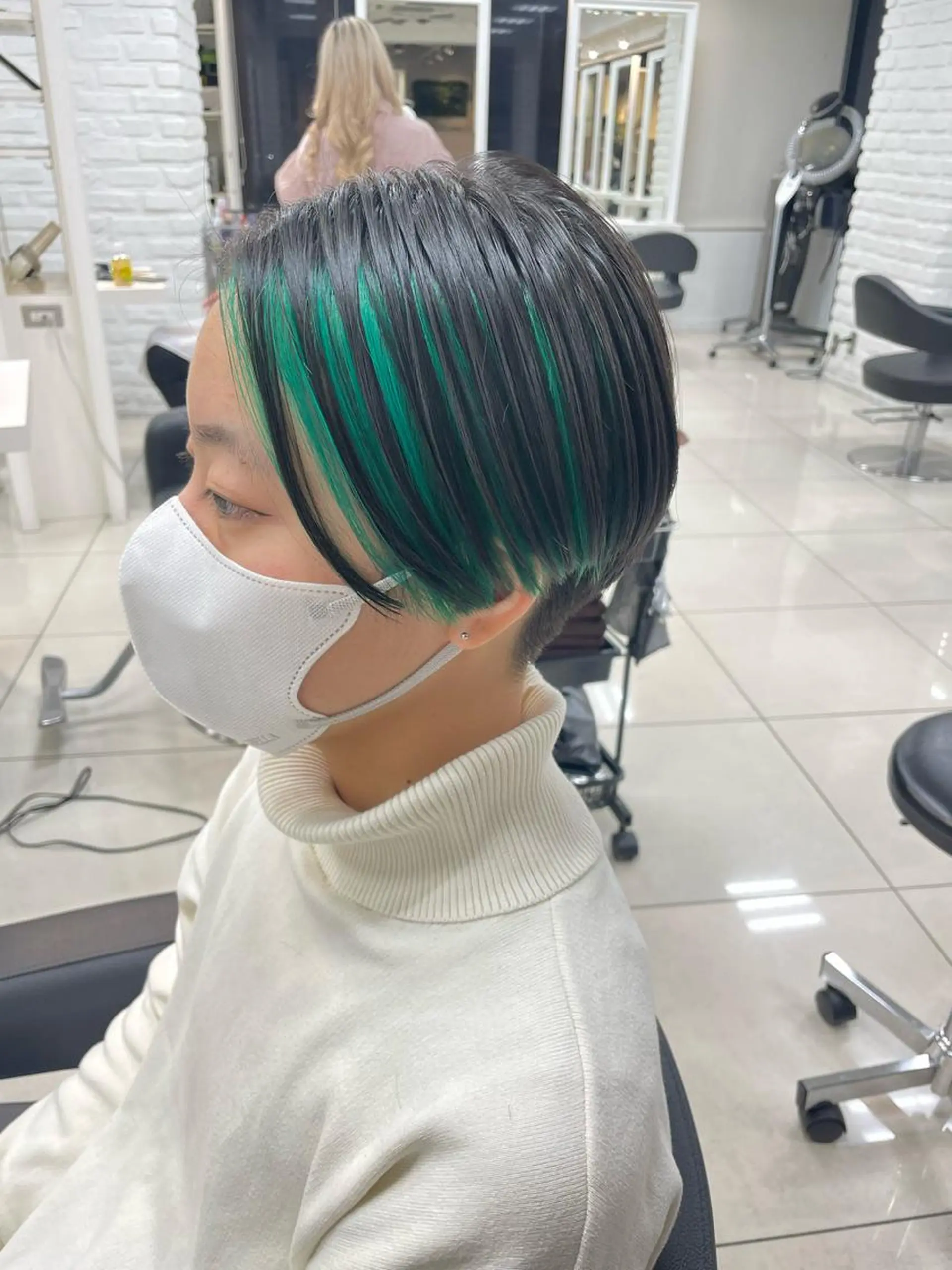 ショート カラー カット ヘアカラー トリートメント 【デザインカラー】 粥川佳日望のヘアスタイル
