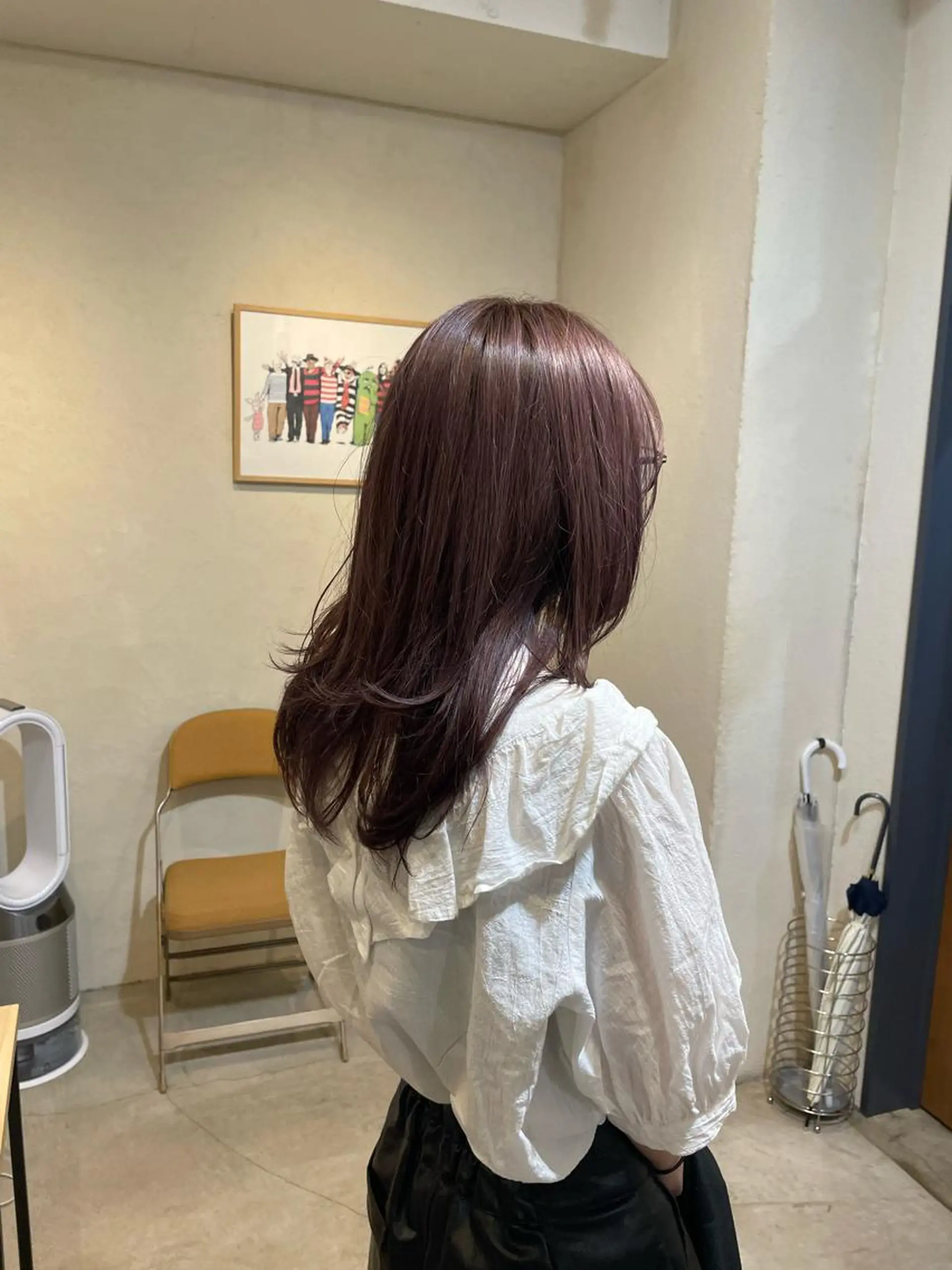 ロング カラー ブリーチ ラベンダーカラー Rin:nel hair所属・Takanishi くすみベージュカラーのヘアスタイル
