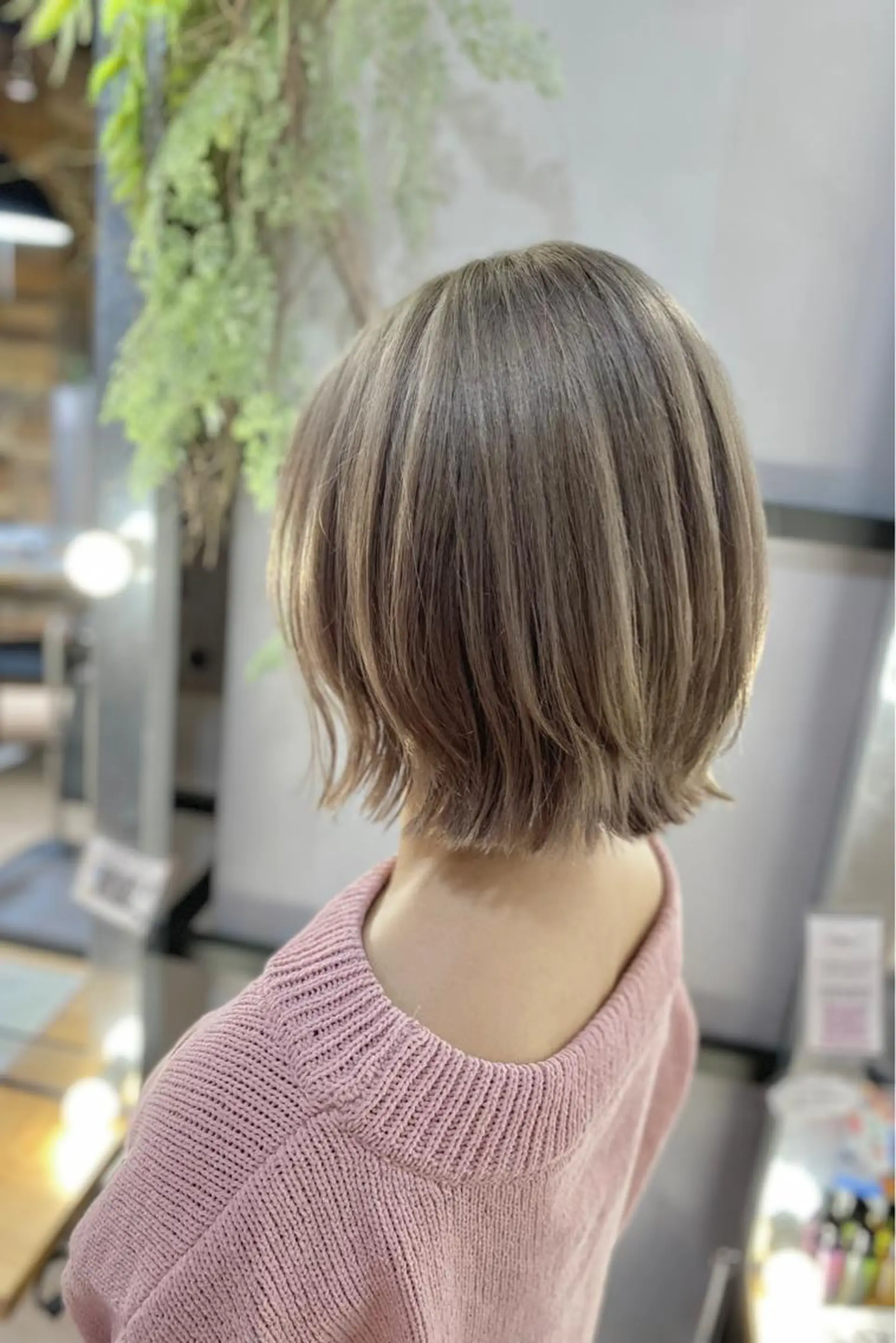 ミディアム カラー 菊地 紗矢のヘアスタイル