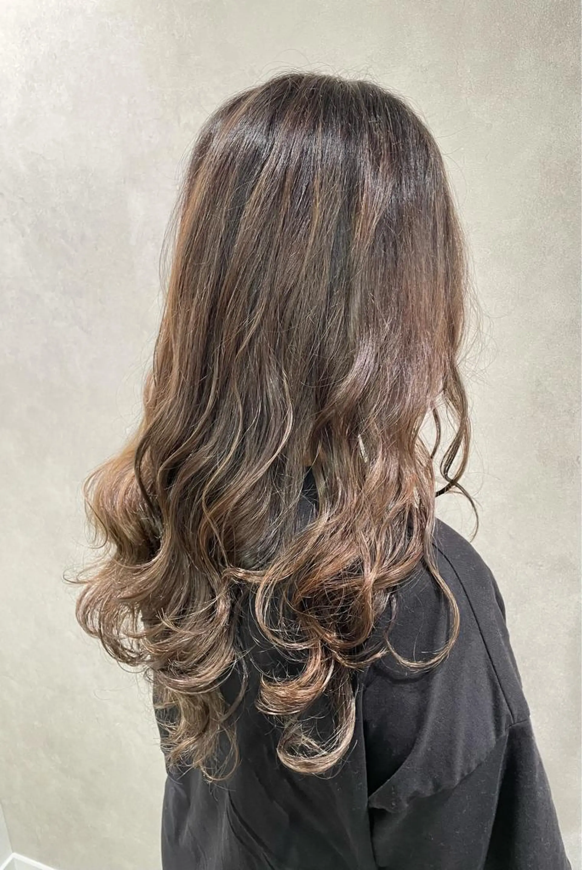ロング カラー ハイライトカラー ハイライト 透明感ハイライト◎ 伊藤夏海のヘアスタイル