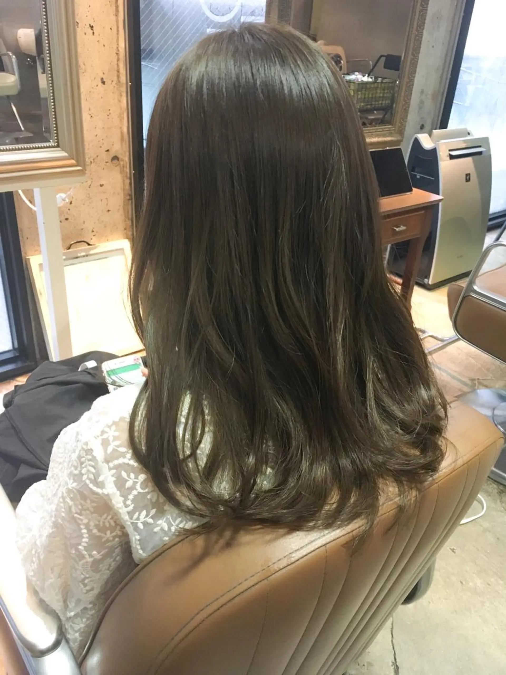 セミロング カラー ダブルカラー グレージュ ハイライトカラー ハイライト 北條 優輝のヘアスタイル