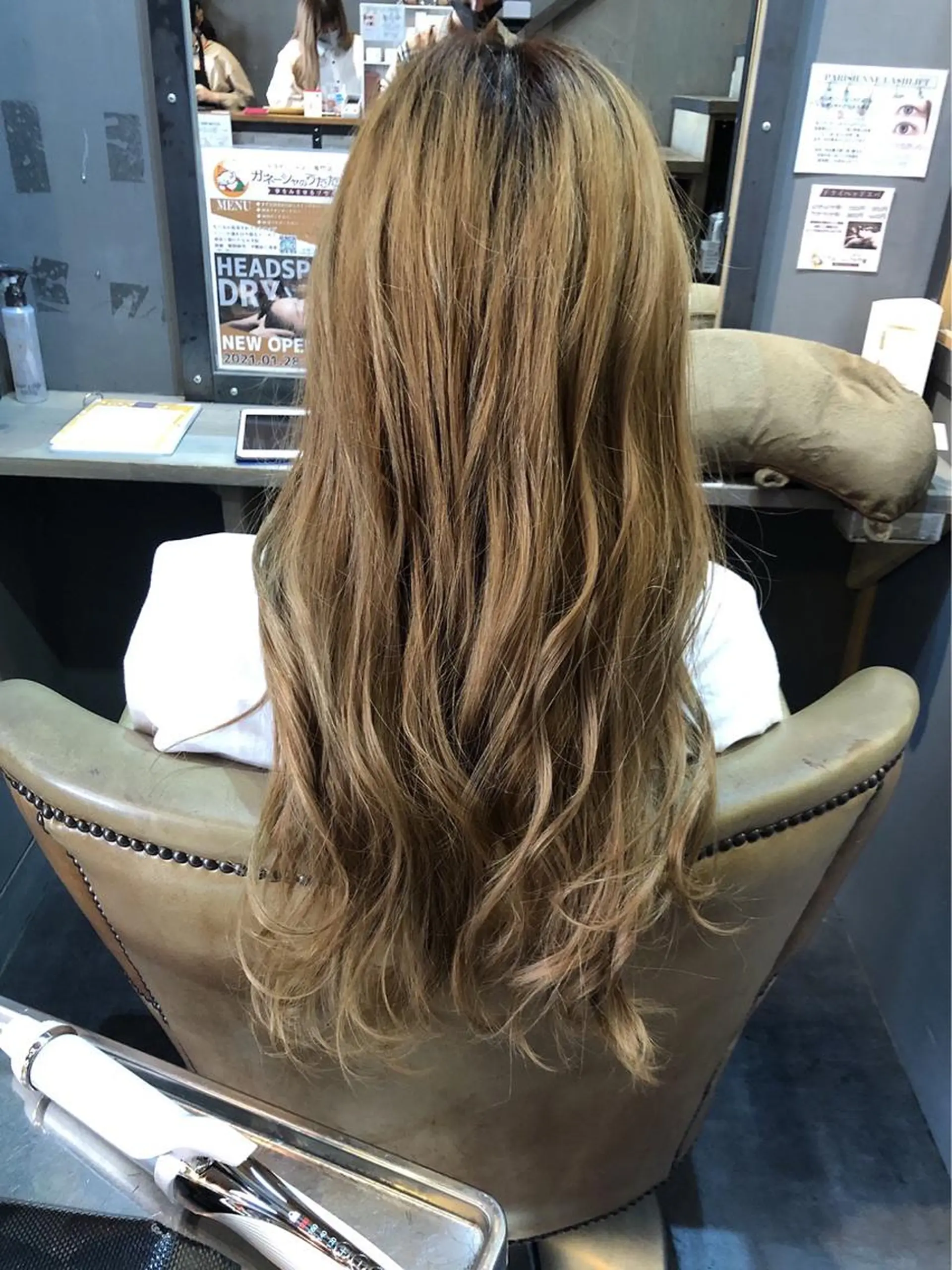 セミロング カラー PANOL 秀島のヘアスタイル