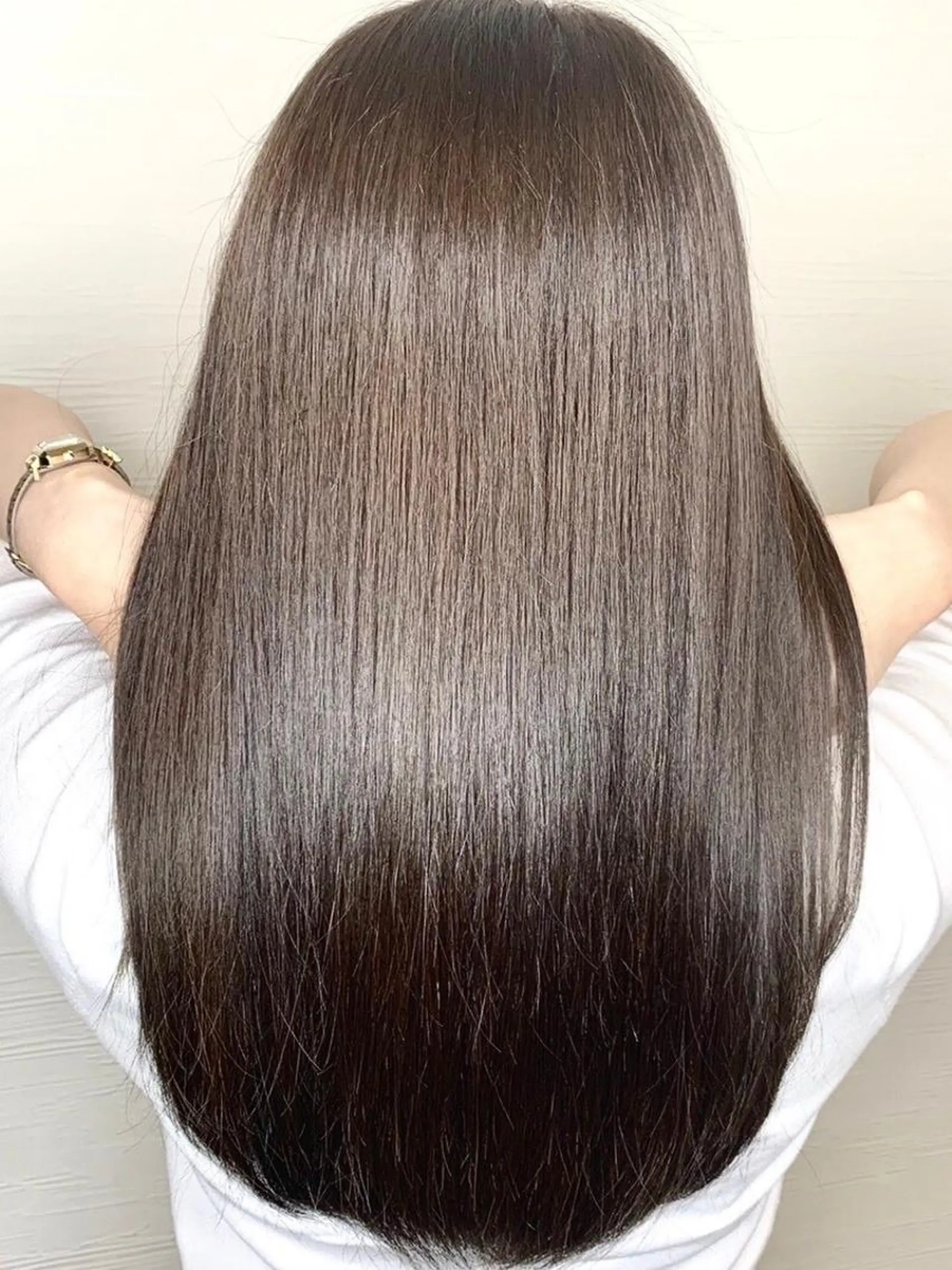 セミロング PANOL 秀島のヘアスタイル