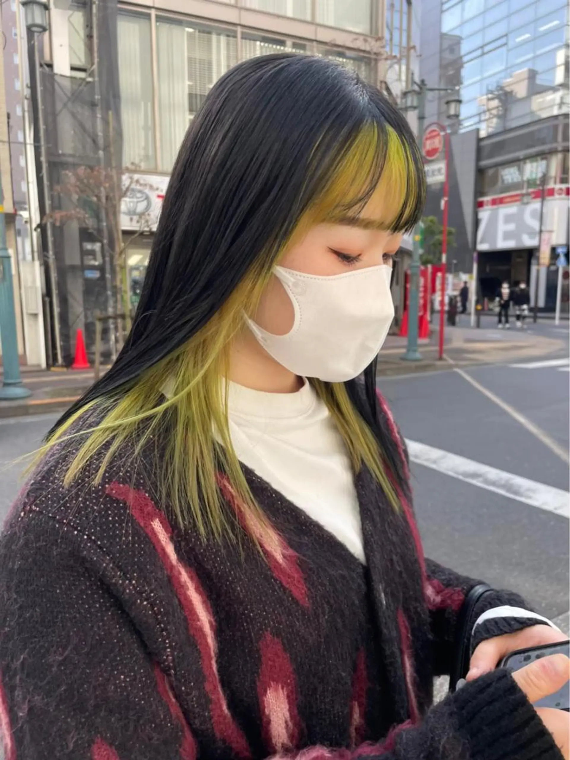 ミディアム カラー ミディアムパーマ ベージュカラー 黒髪 ブリーチ ブルーカラー ニュアンスネイル パーマ/コトミ🐸のヘアスタイル