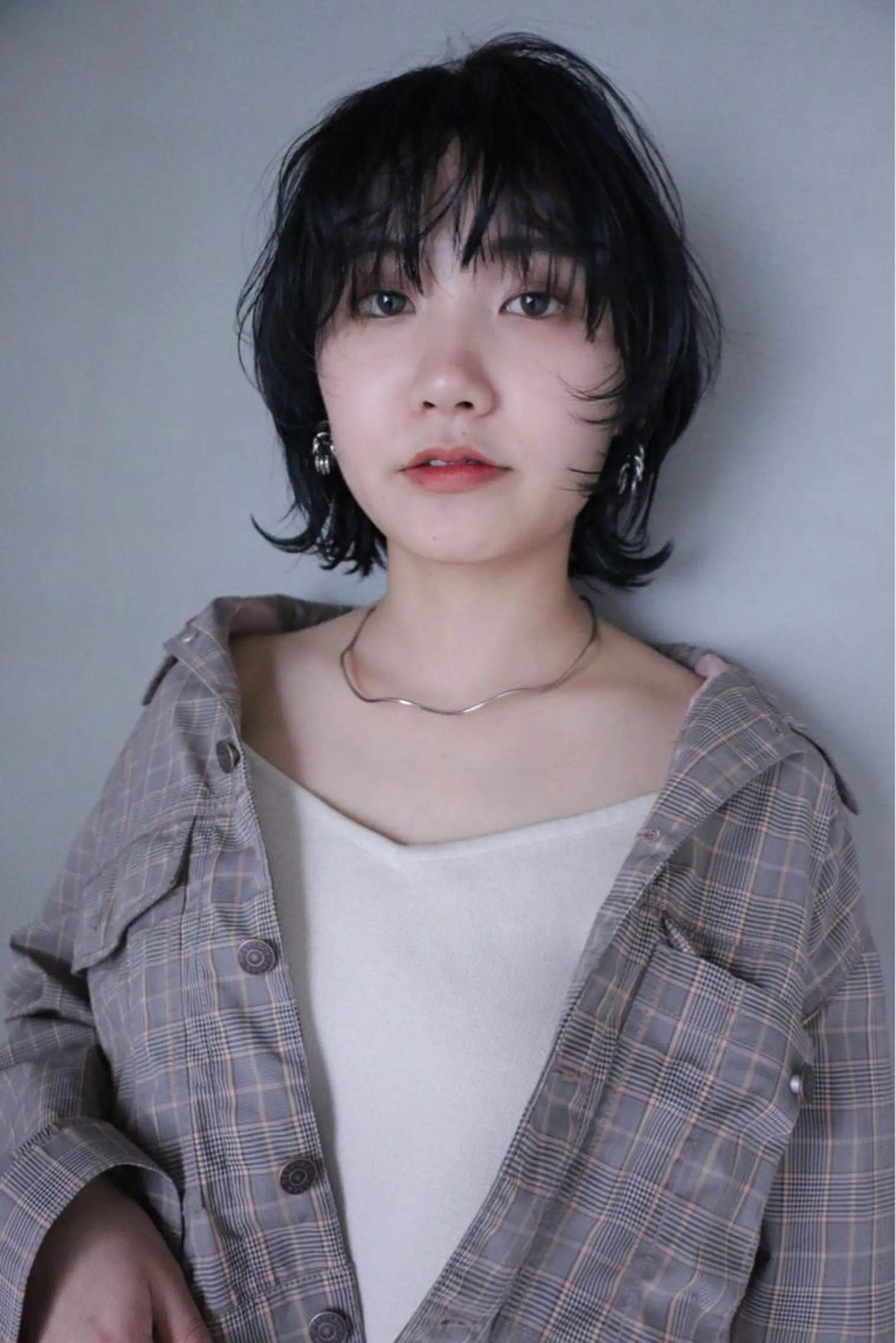 ショート カラー パーマ 黒髪 ウルフカット SALOWIN梅田茶屋町店所属・ウルフレイヤーカット /チヒロのヘアスタイル